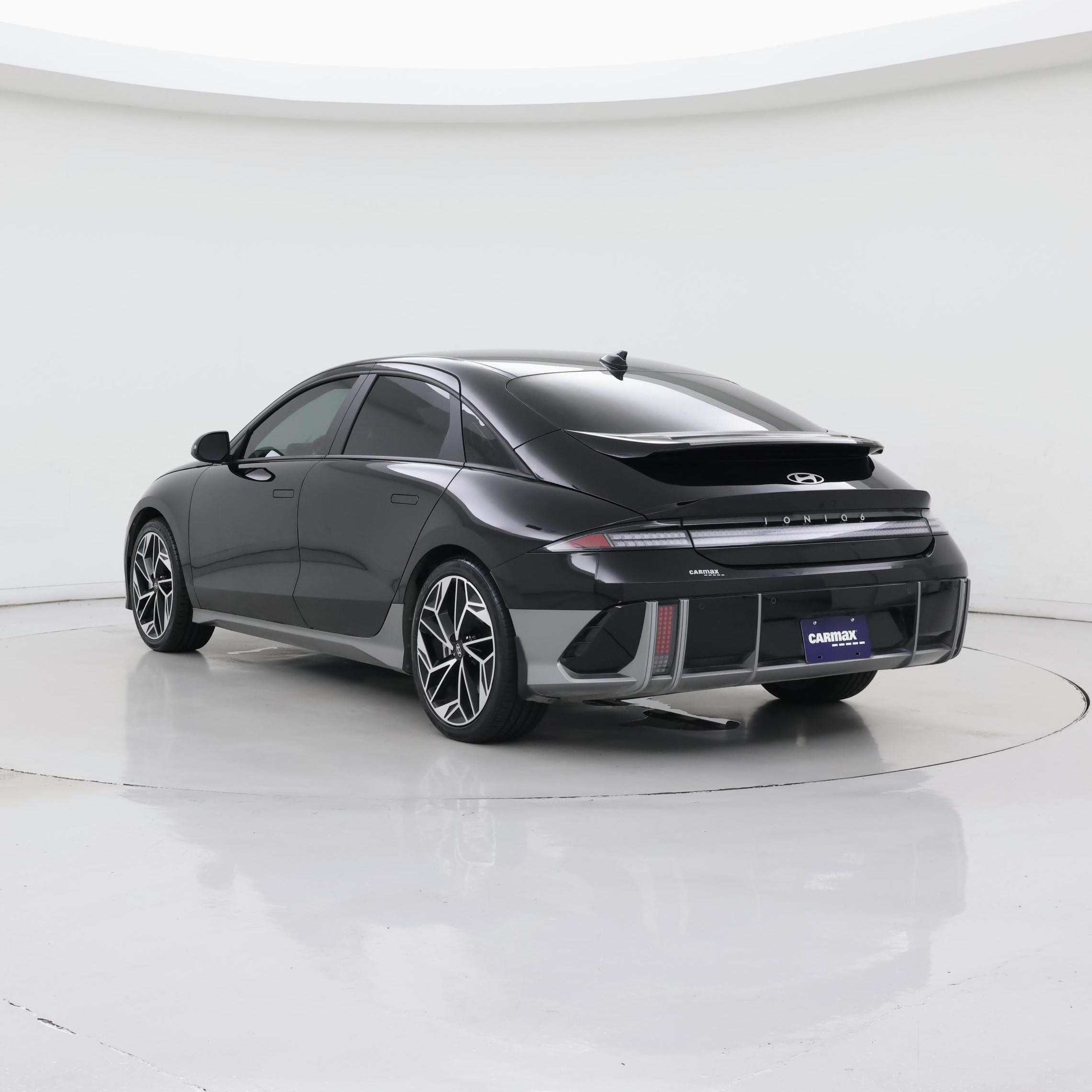Thumbnail: 2023 Hyundai Ioniq 6 - 2