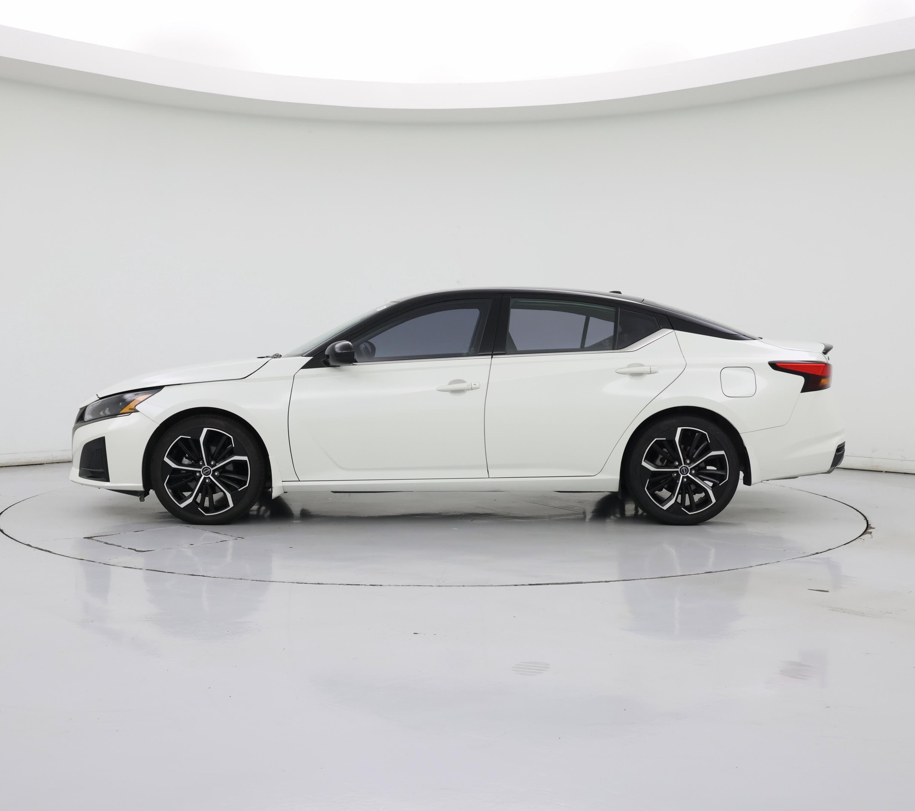 Thumbnail: 2023 Nissan Altima - 3