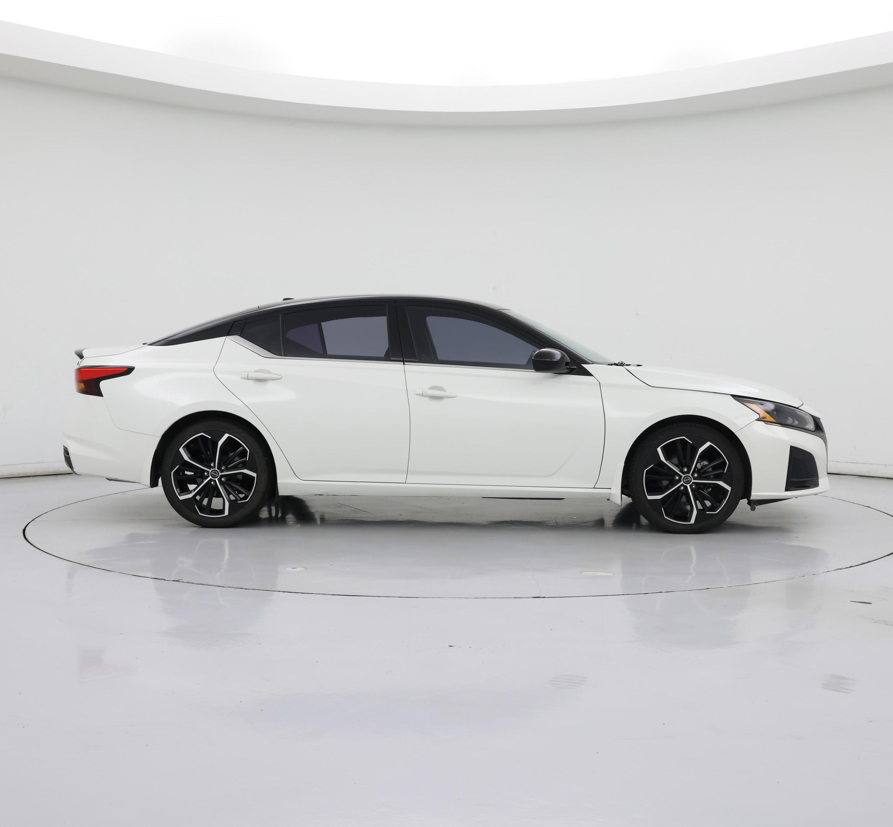 Thumbnail: 2023 Nissan Altima - 7