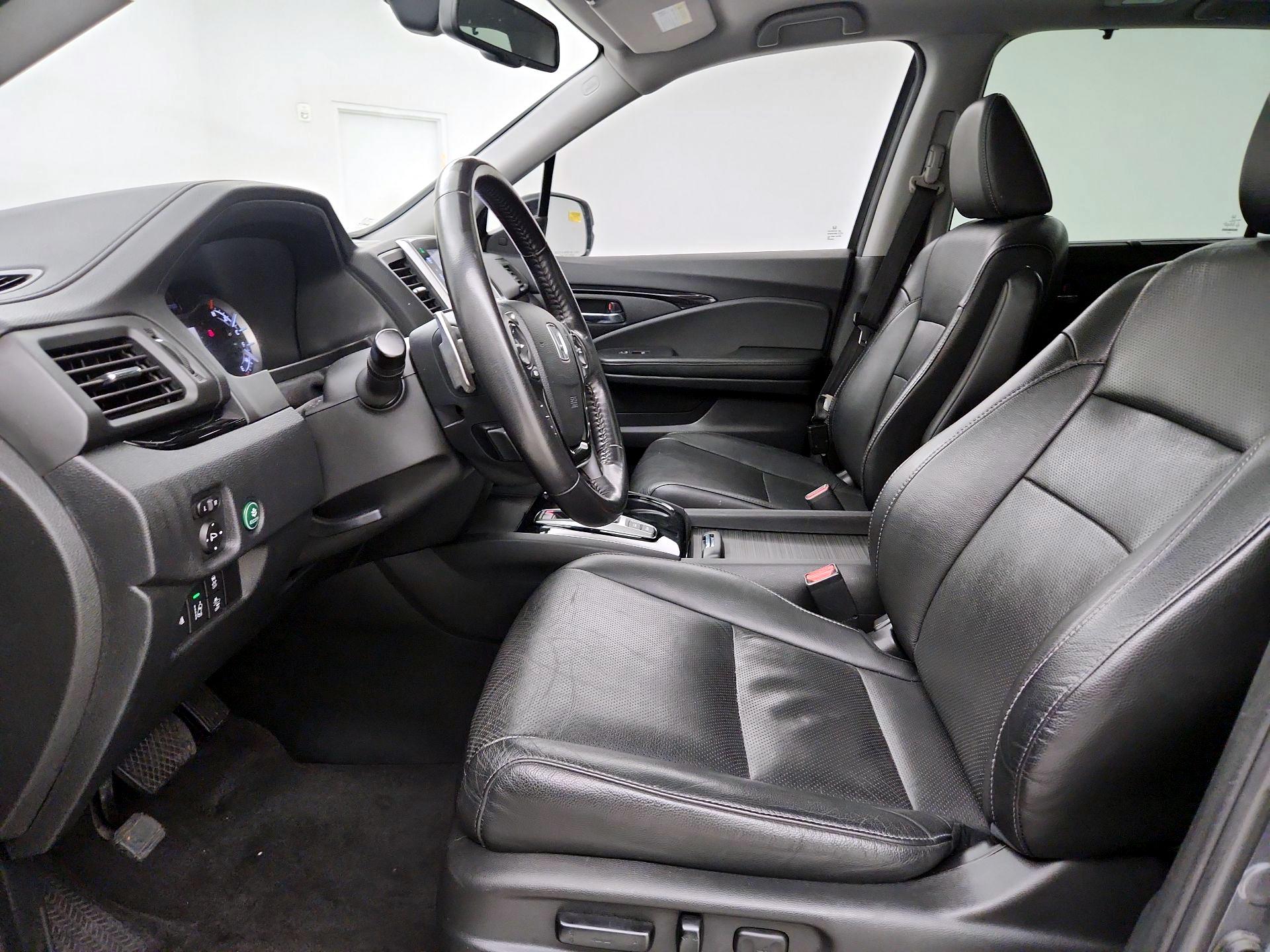 Thumbnail: 2016 Honda Pilot - 11