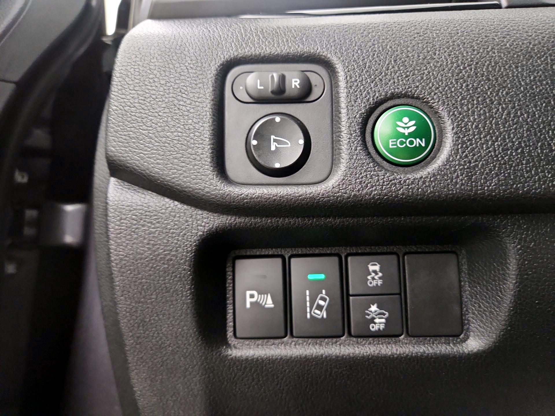 Thumbnail: 2016 Honda Pilot - 13