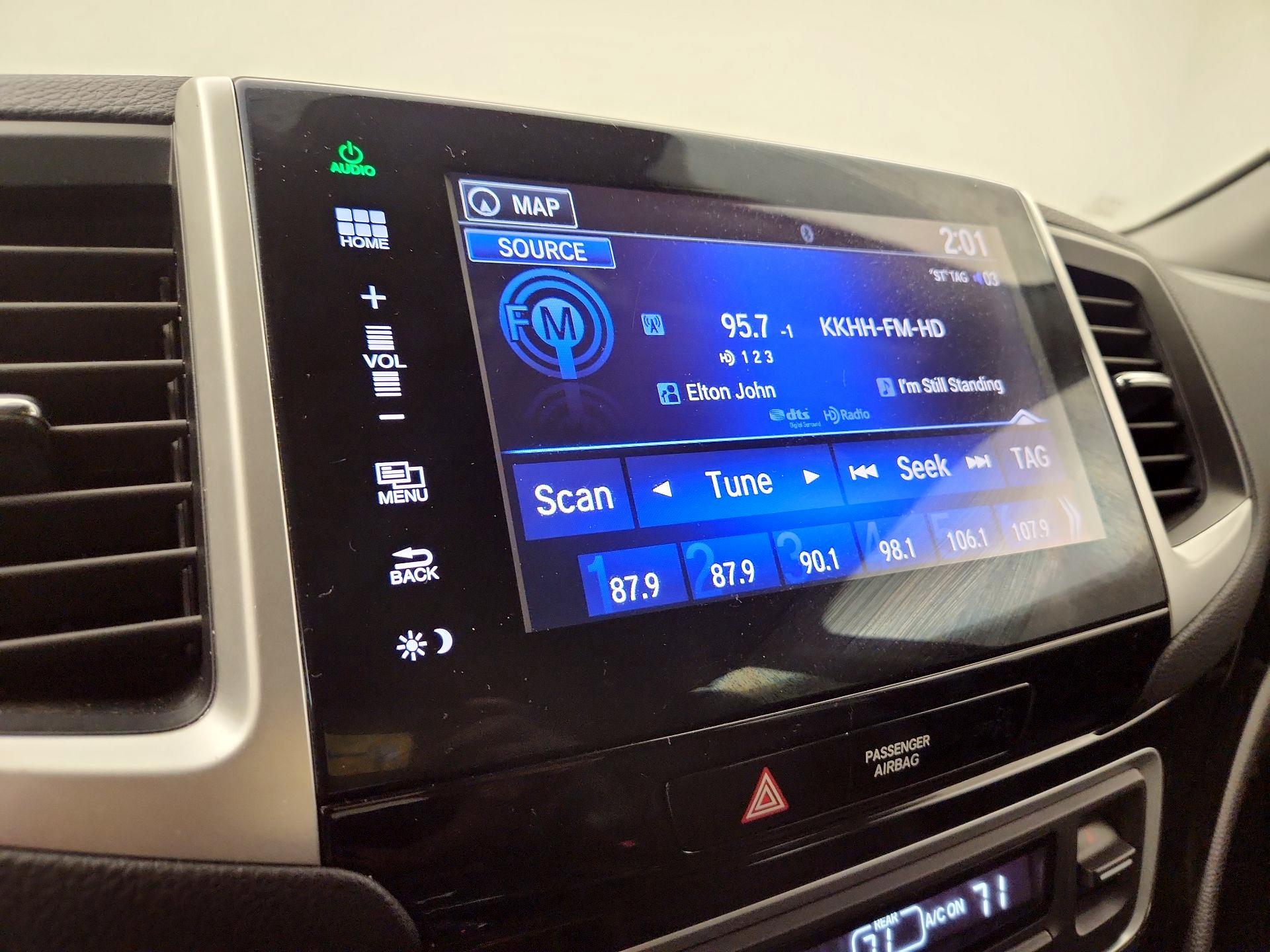 Thumbnail: 2016 Honda Pilot - 16