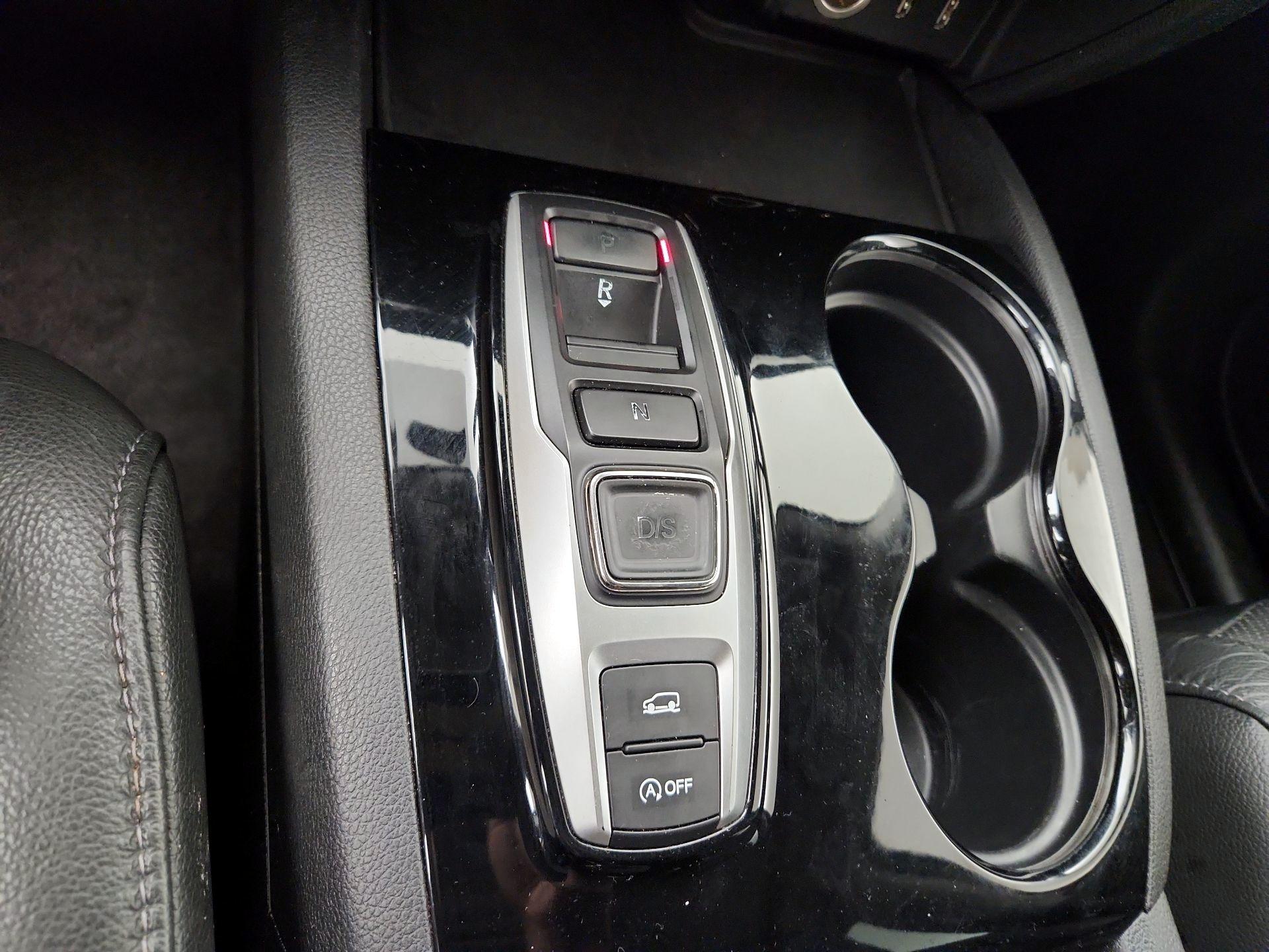 Thumbnail: 2016 Honda Pilot - 18