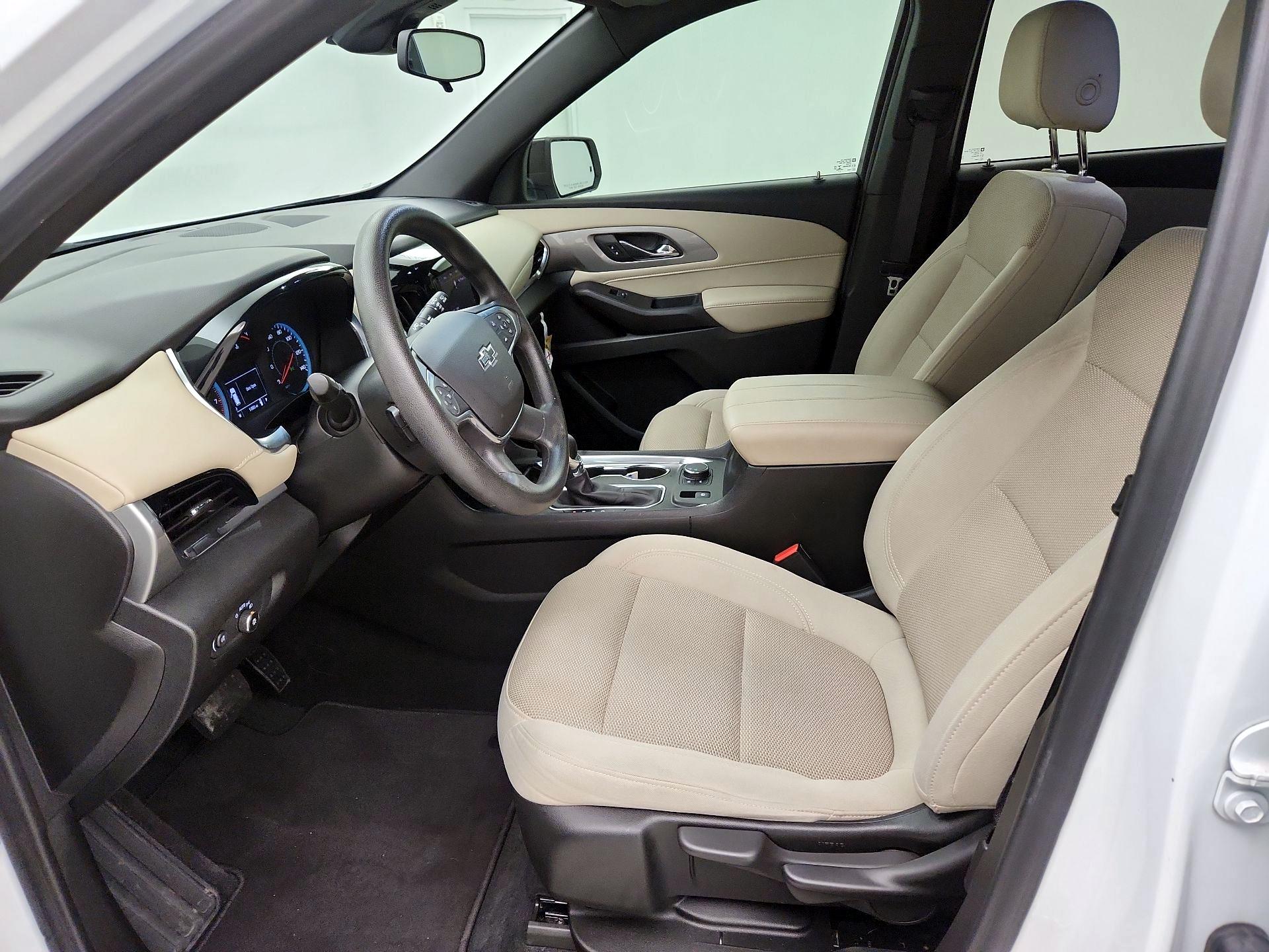 Thumbnail: 2022 Chevrolet Traverse - 11