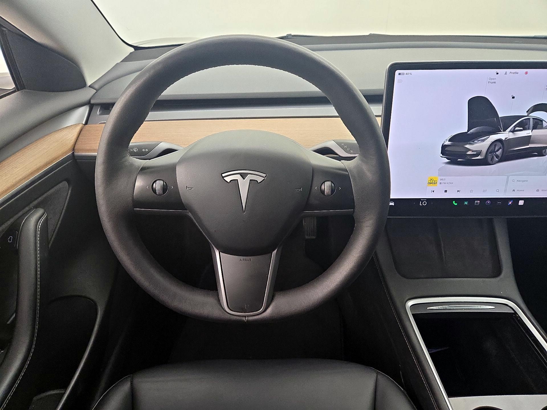 Thumbnail: 2023 Tesla Model 3 - 10