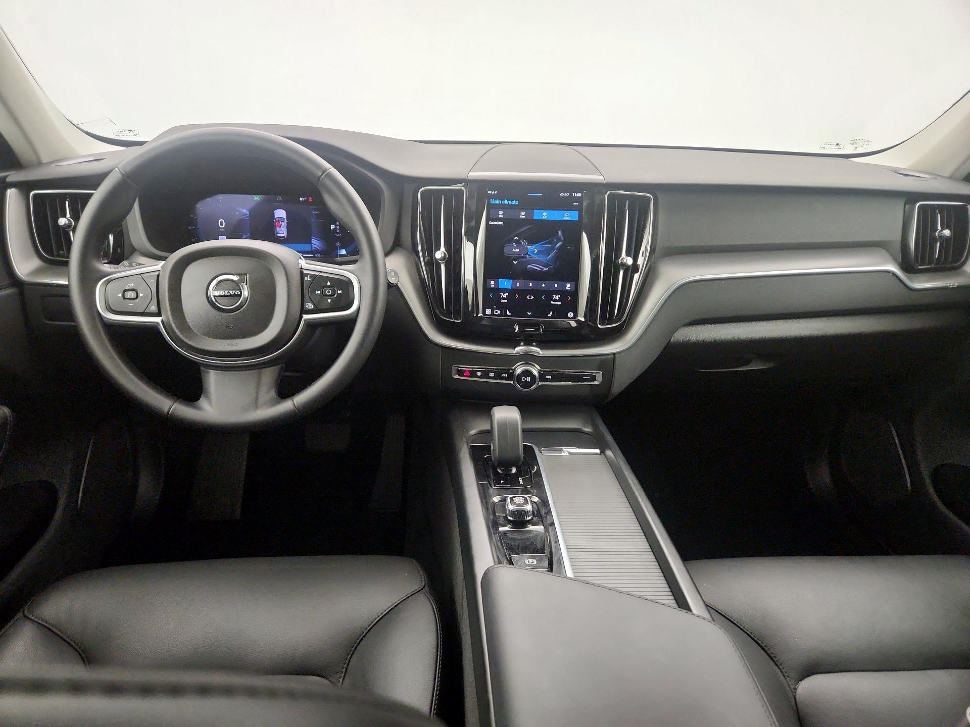 Thumbnail: 2025 Volvo XC60 - 9
