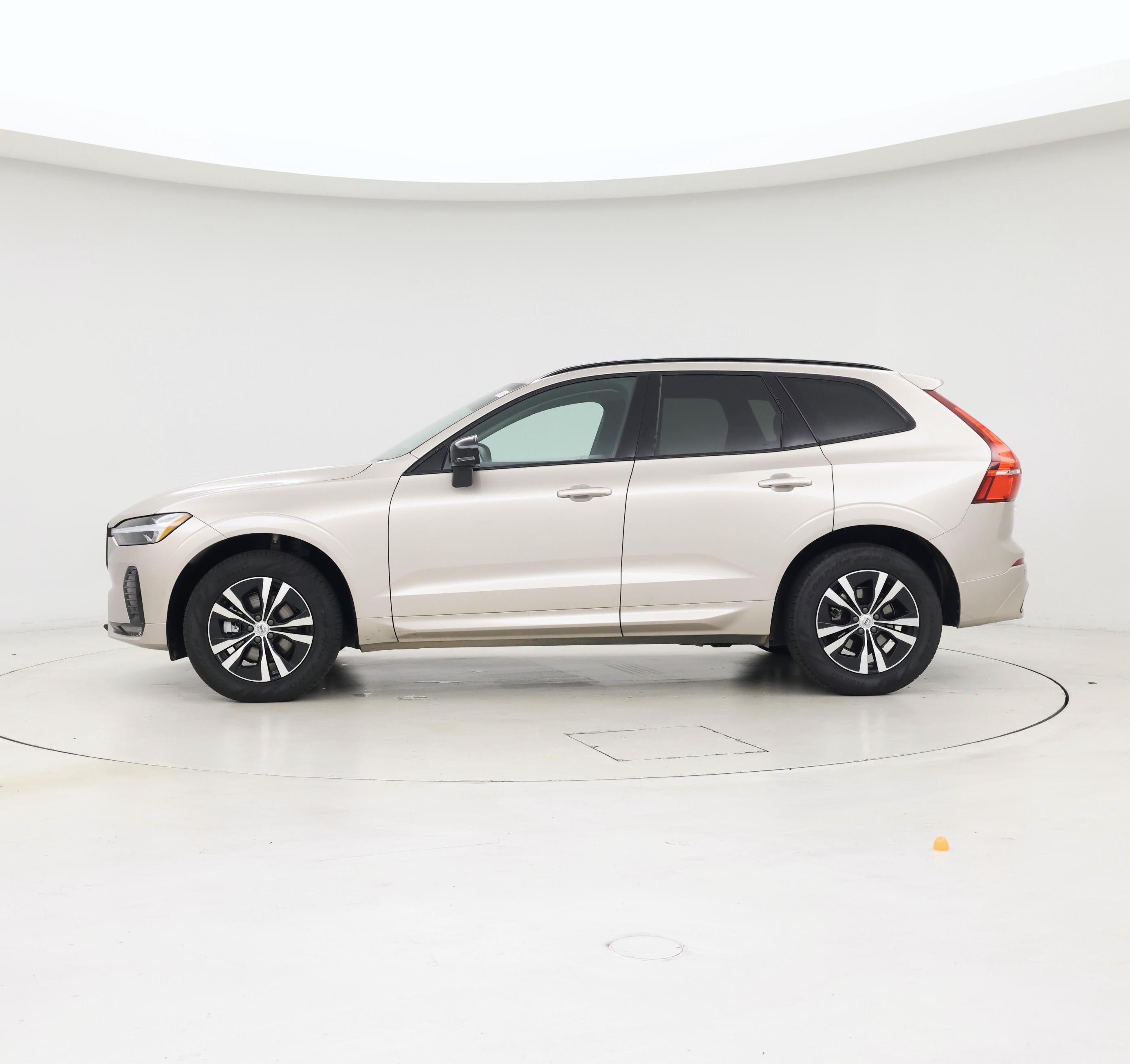 Thumbnail: 2025 Volvo XC60 - 3