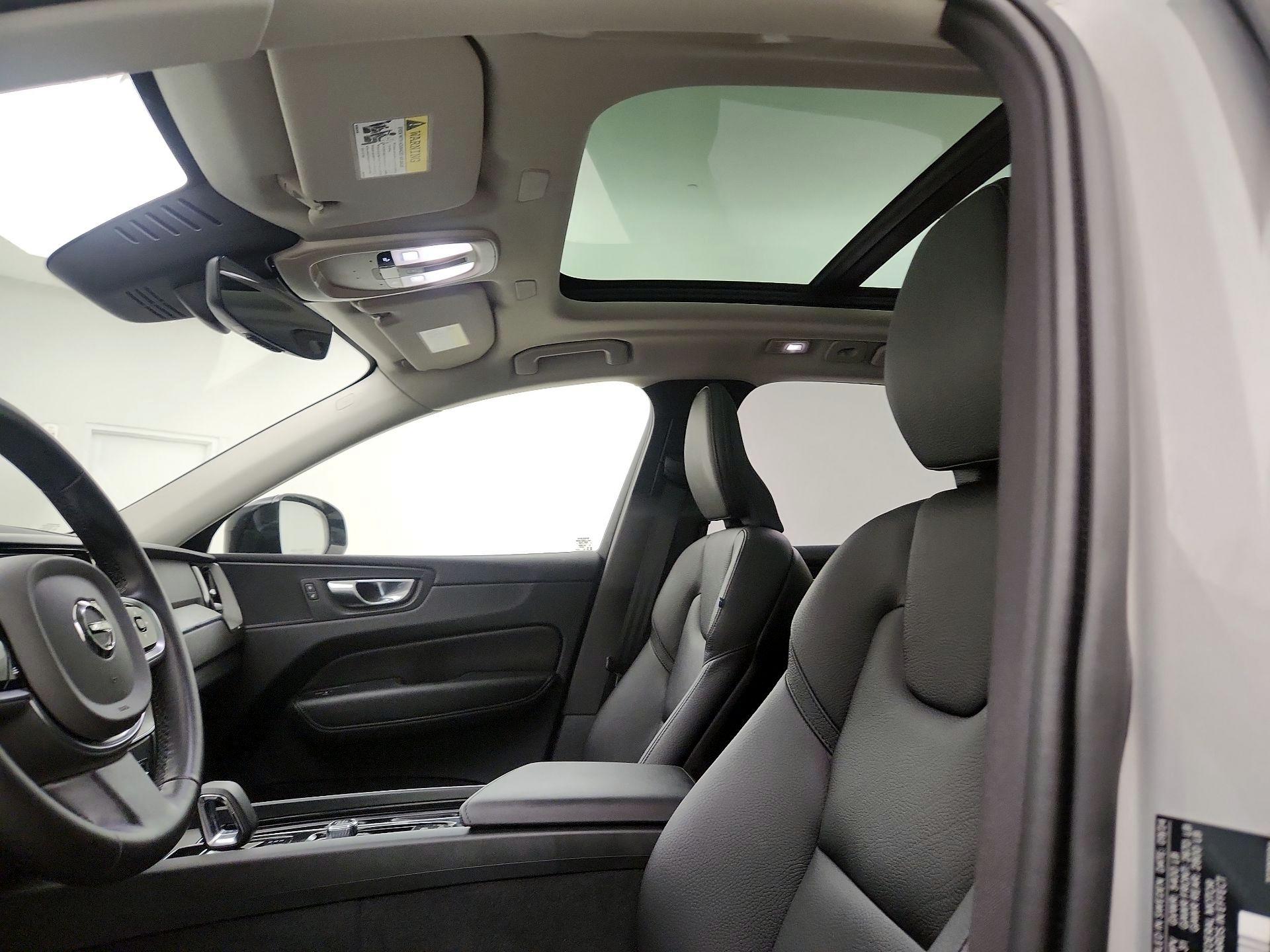 Thumbnail: 2025 Volvo XC60 - 20