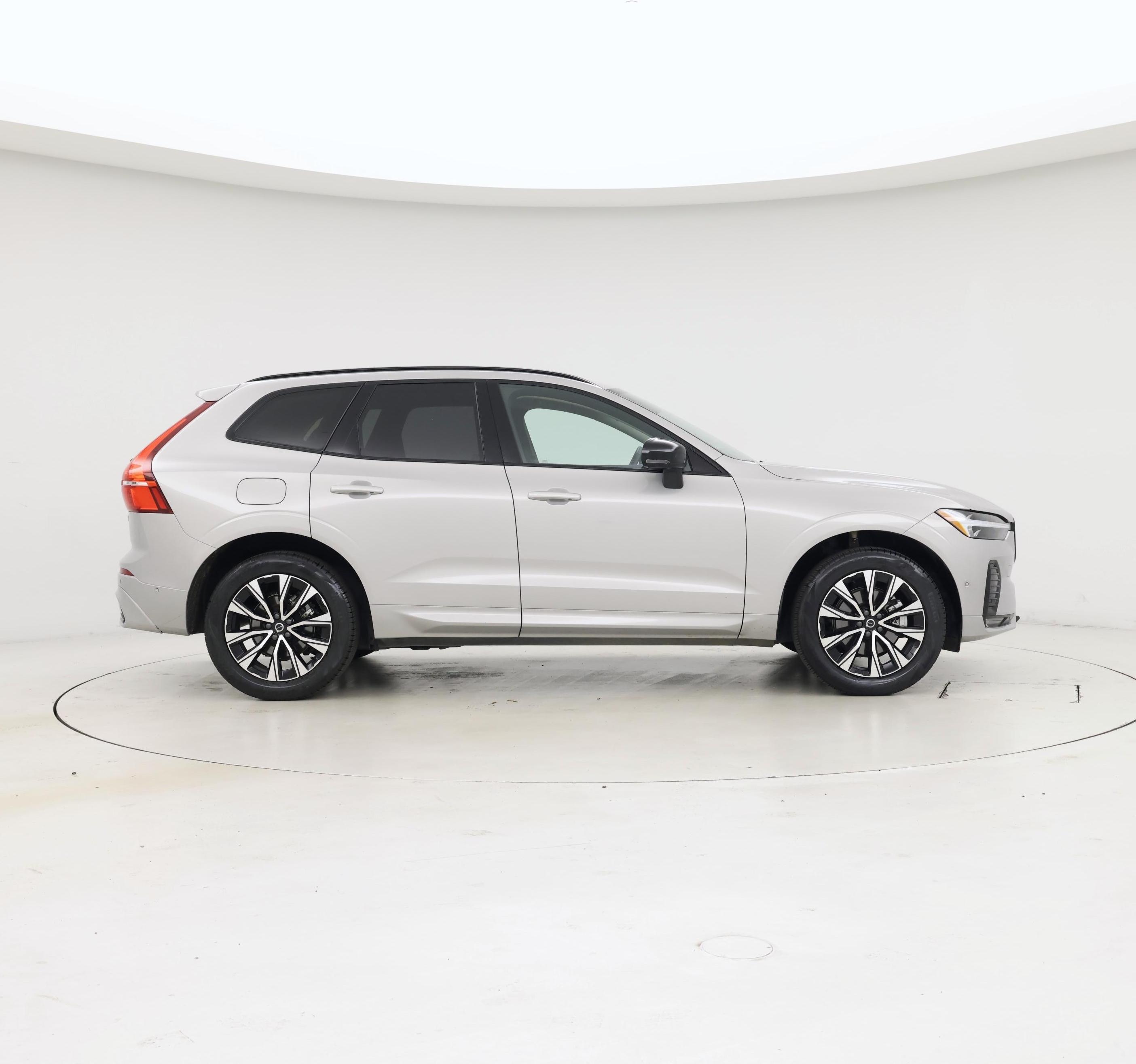 Thumbnail: 2025 Volvo XC60 - 7