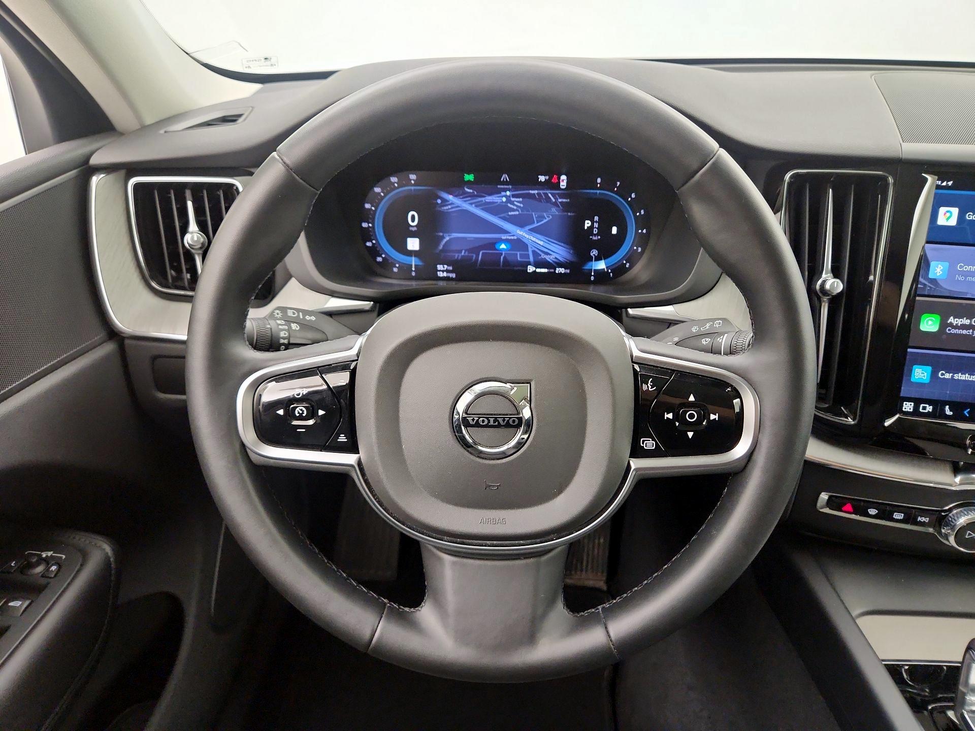 Thumbnail: 2025 Volvo XC60 - 10
