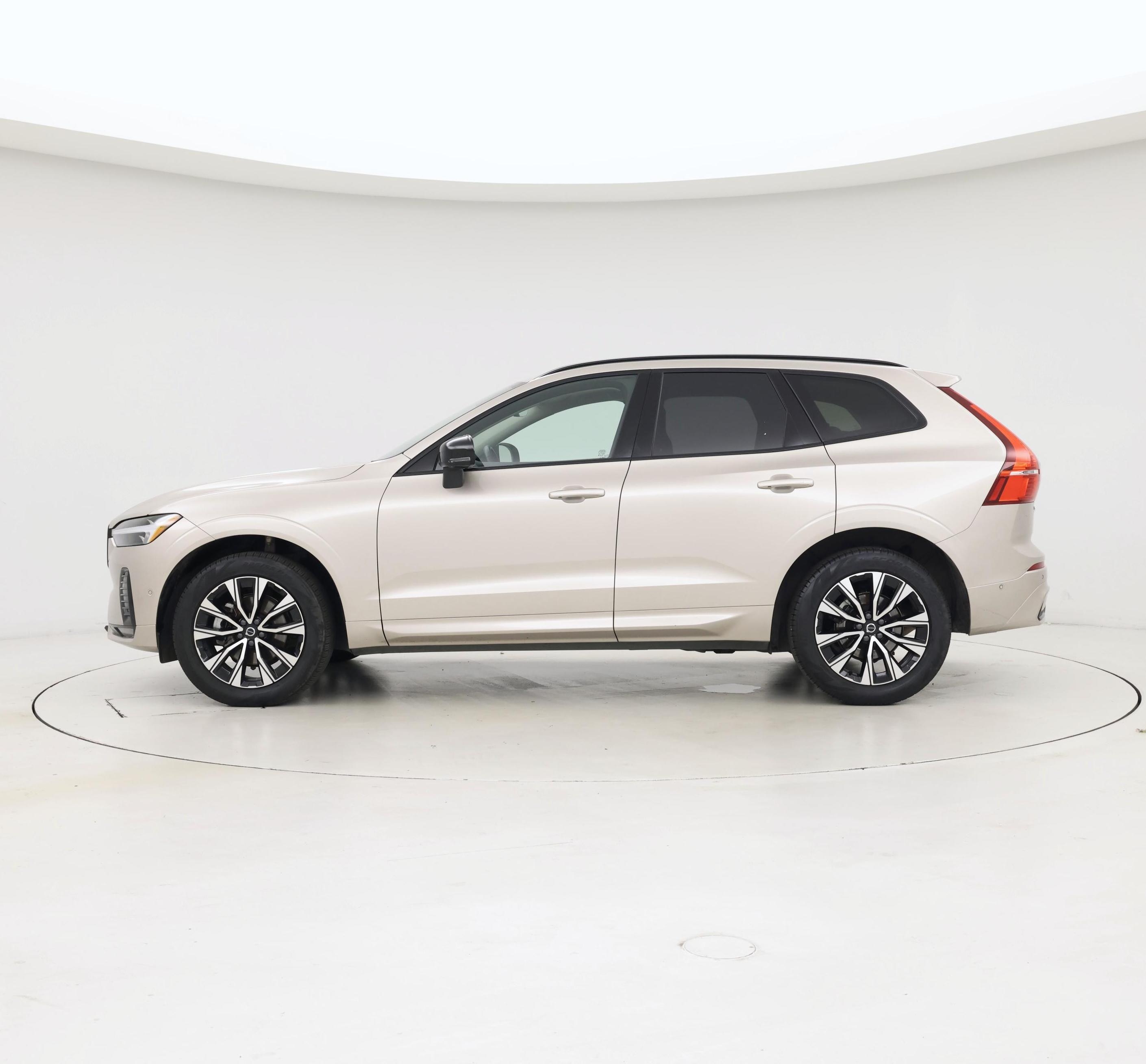 Thumbnail: 2025 Volvo XC60 - 3