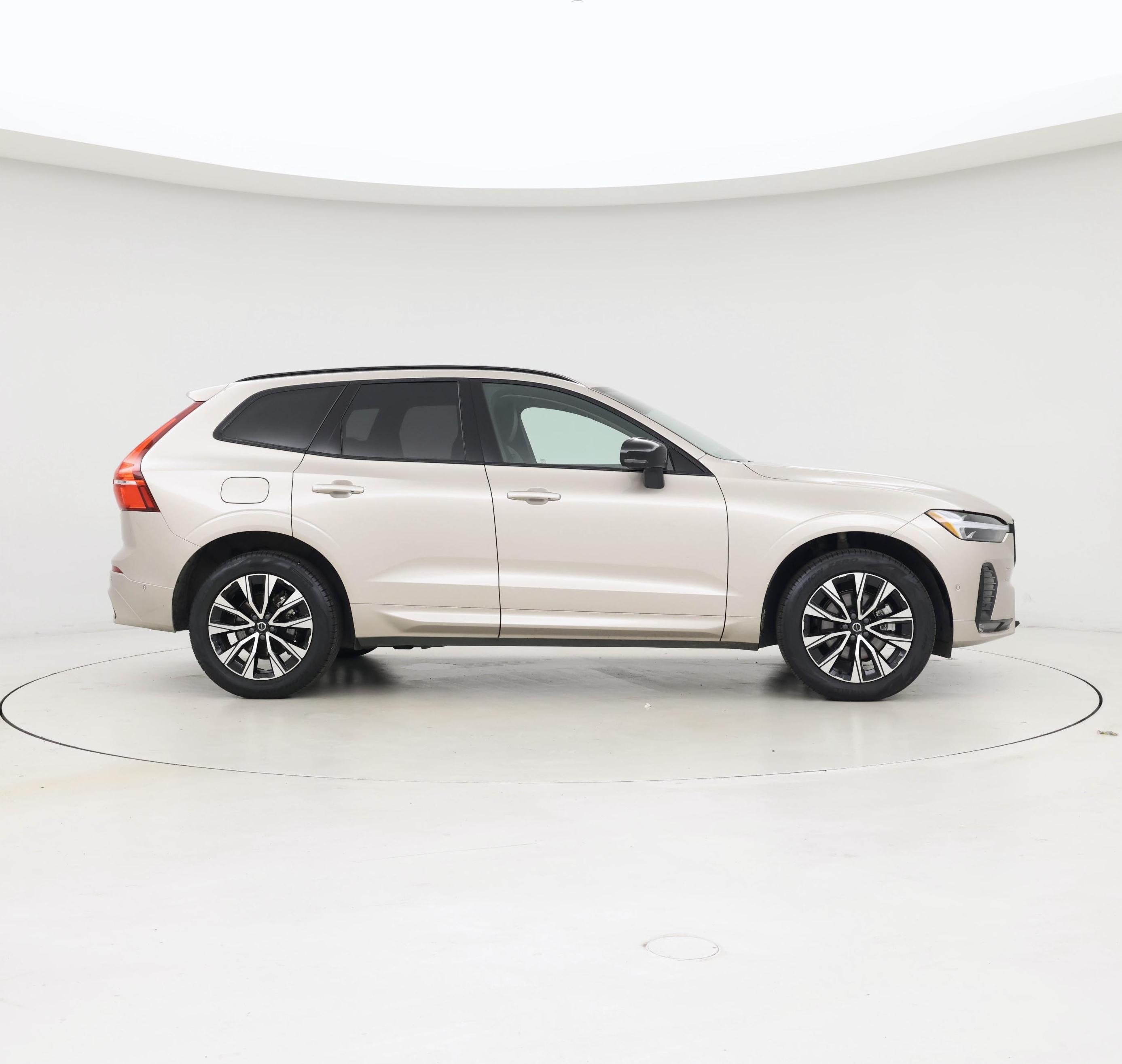 Thumbnail: 2025 Volvo XC60 - 7