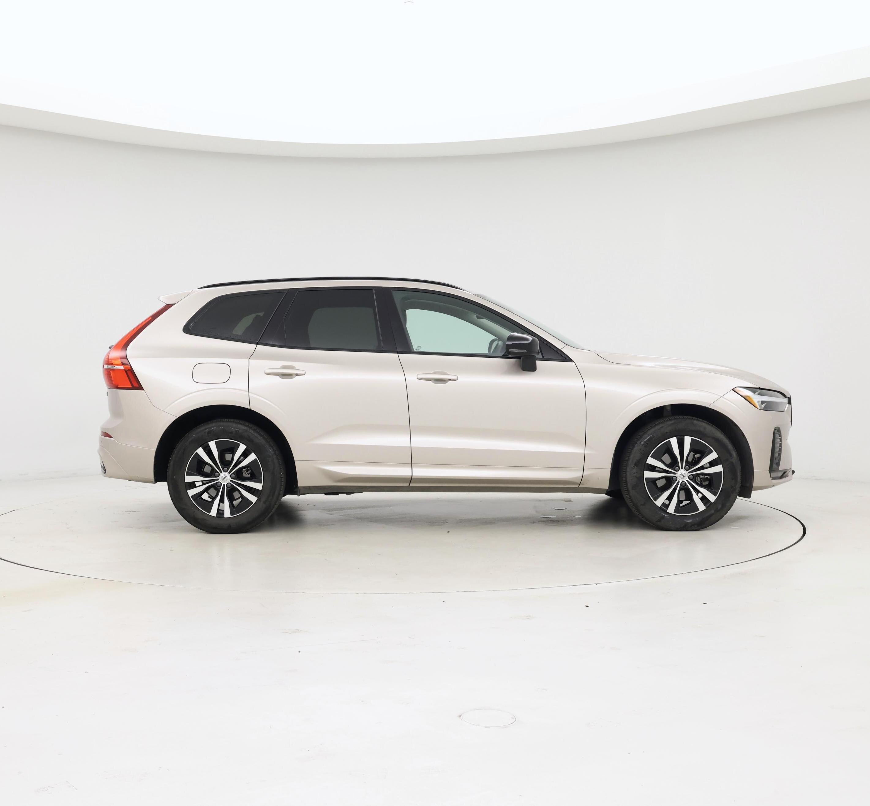 Thumbnail: 2025 Volvo XC60 - 7