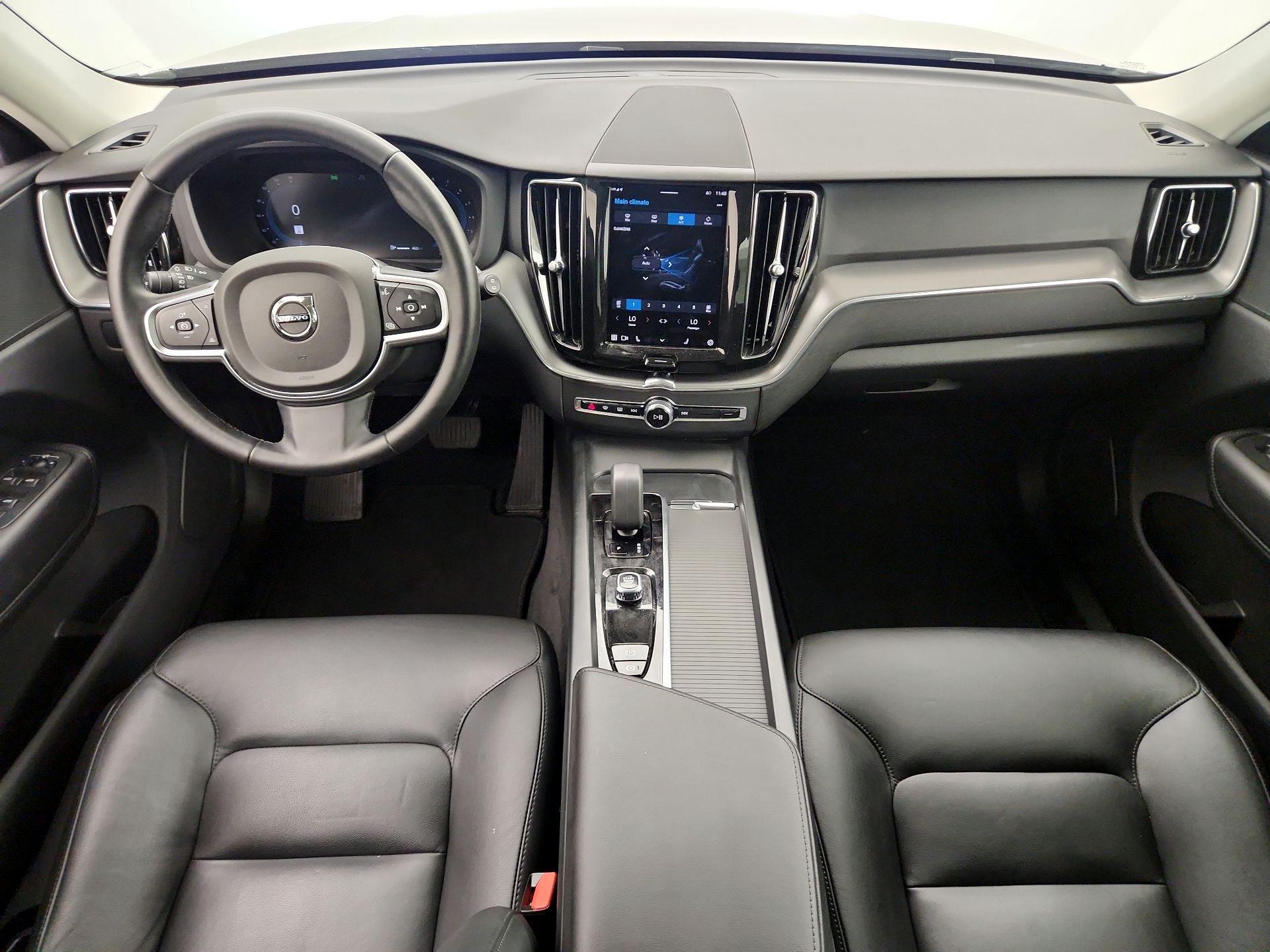 Thumbnail: 2025 Volvo XC60 - 9