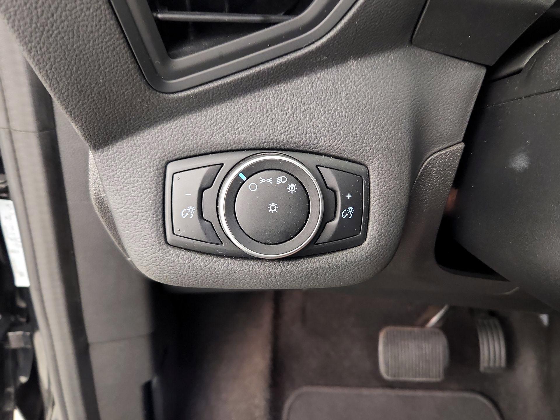 Thumbnail: 2017 Ford C-Max - 13