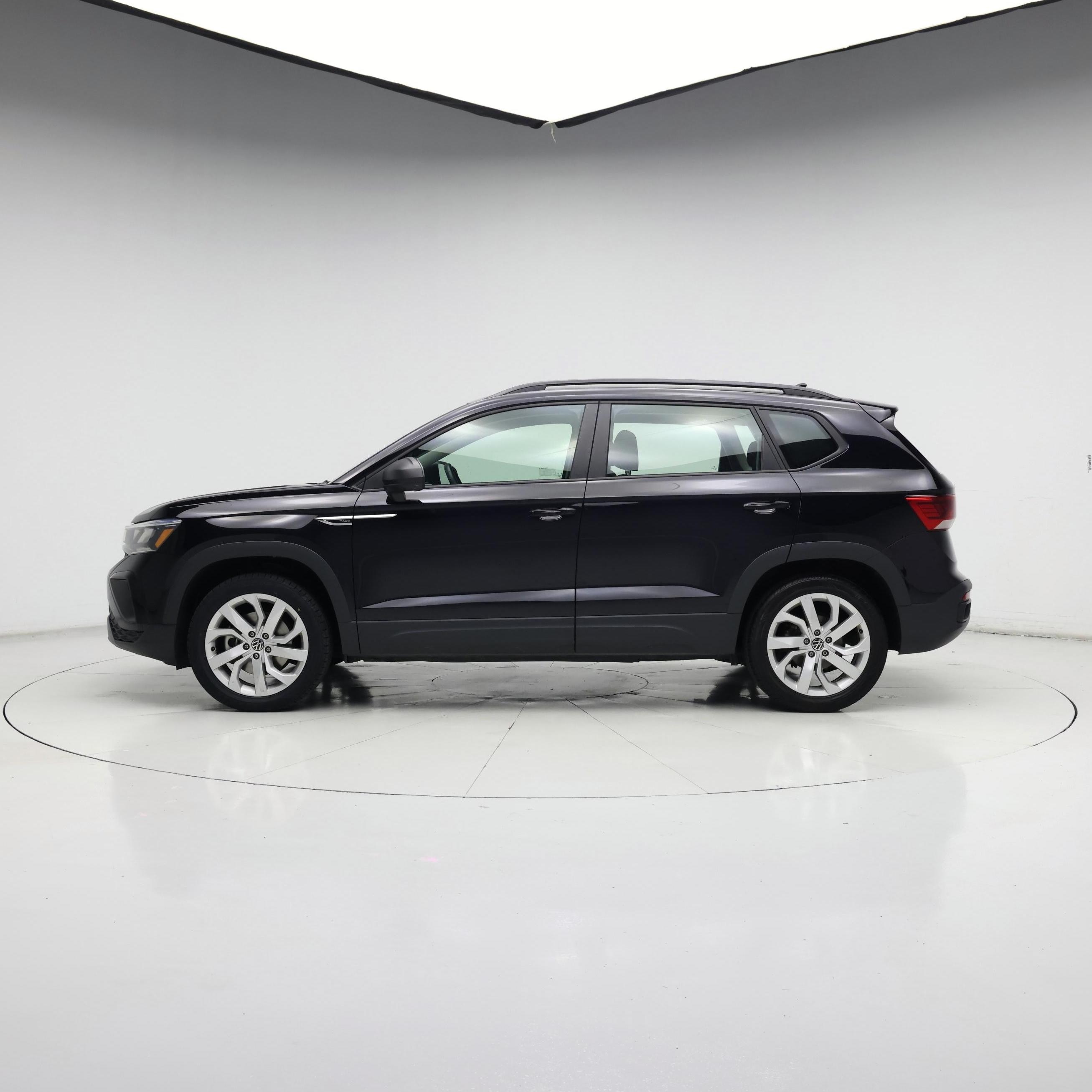 Thumbnail: 2023 Volkswagen Taos - 3