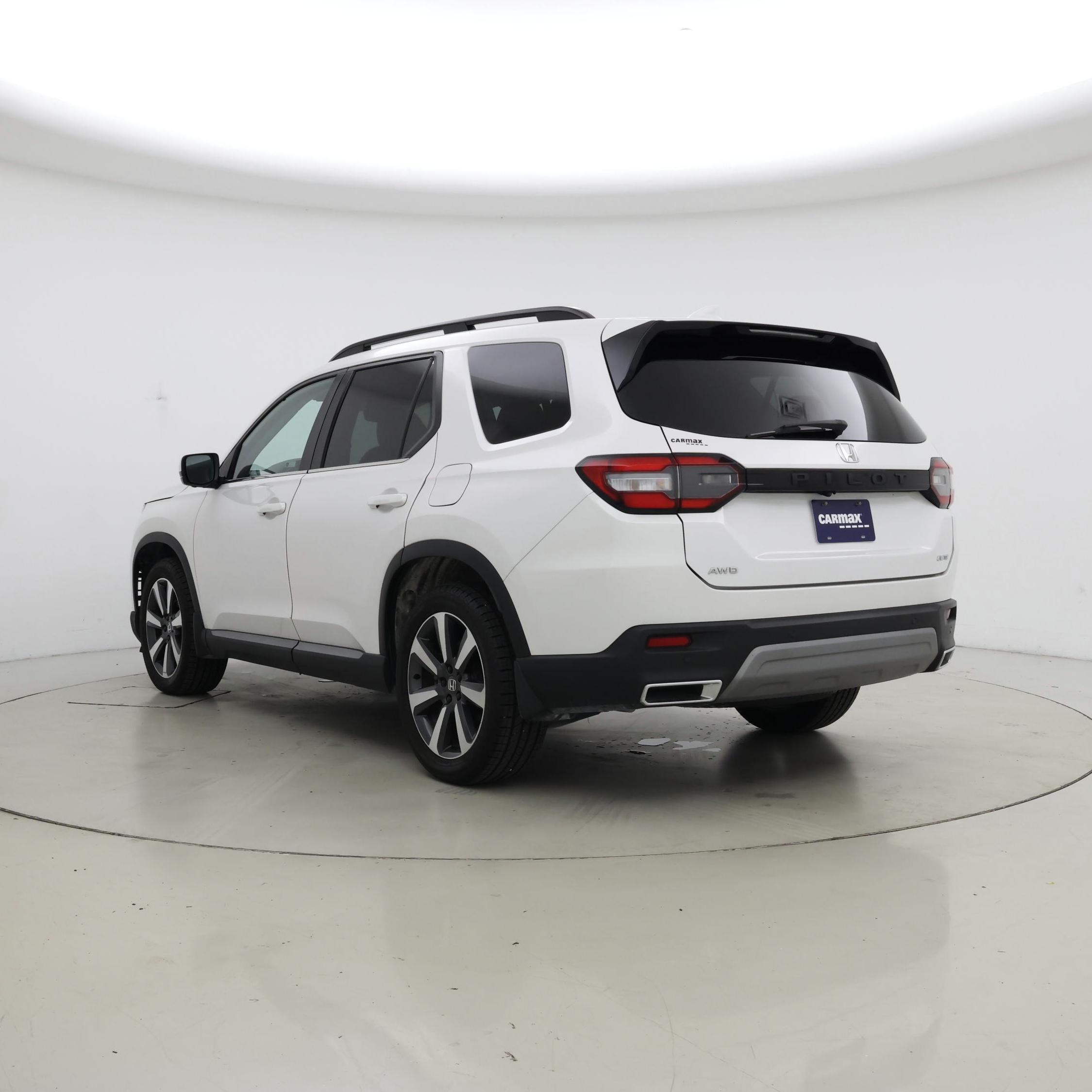 Thumbnail: 2023 Honda Pilot - 2