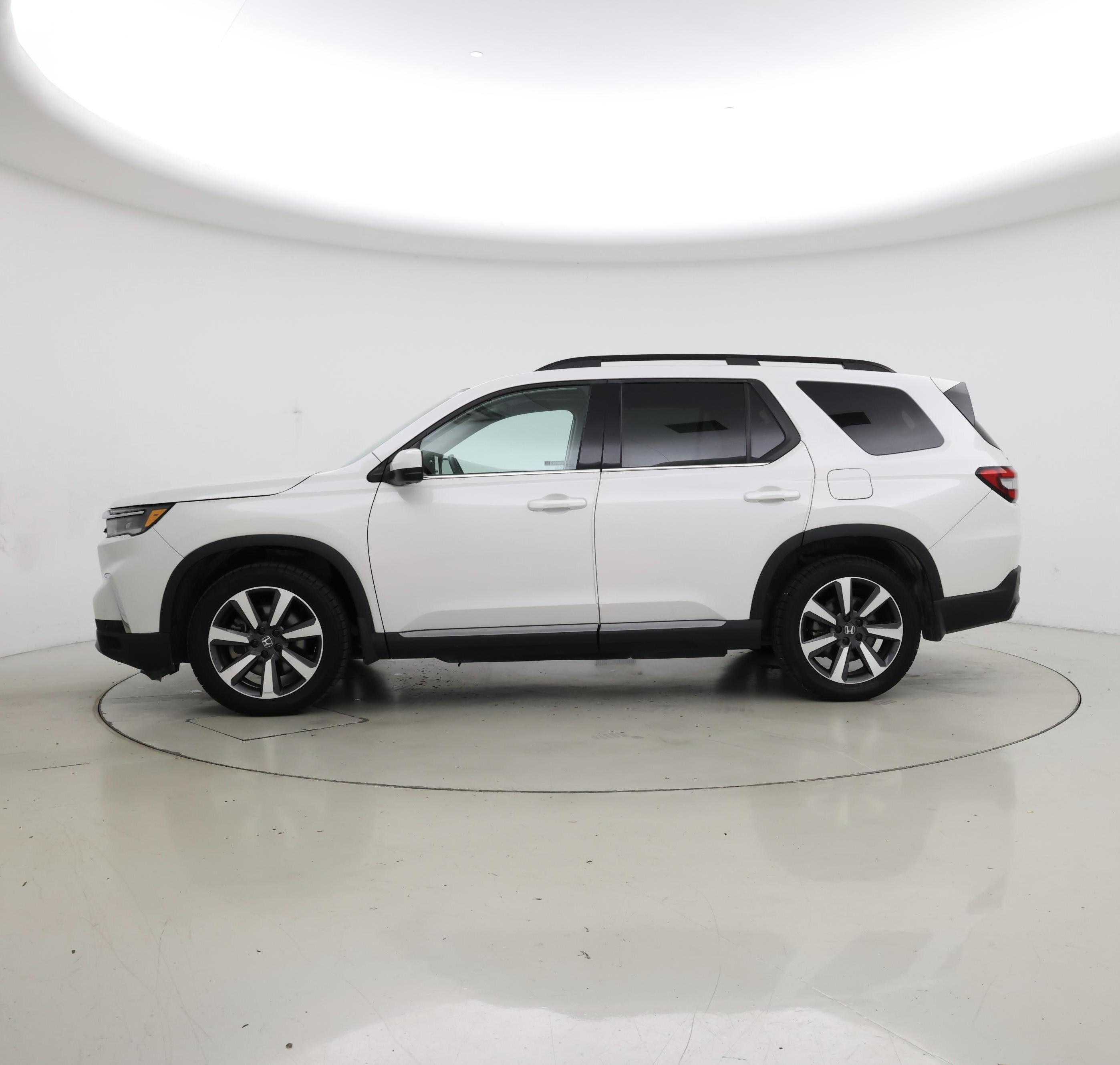 Thumbnail: 2023 Honda Pilot - 3