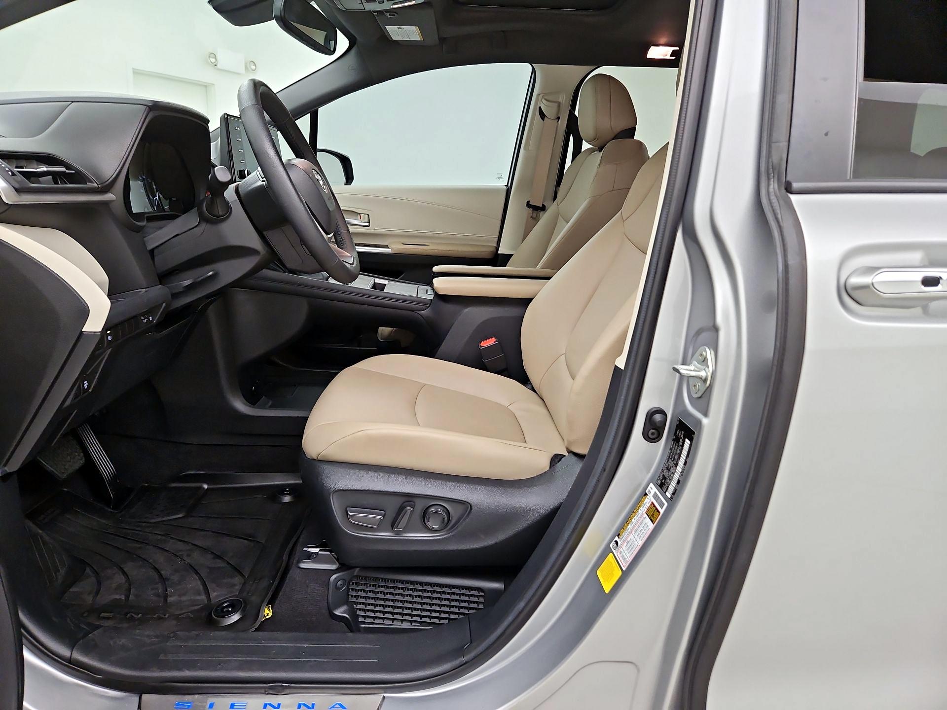 Thumbnail: 2024 Toyota Sienna - 11