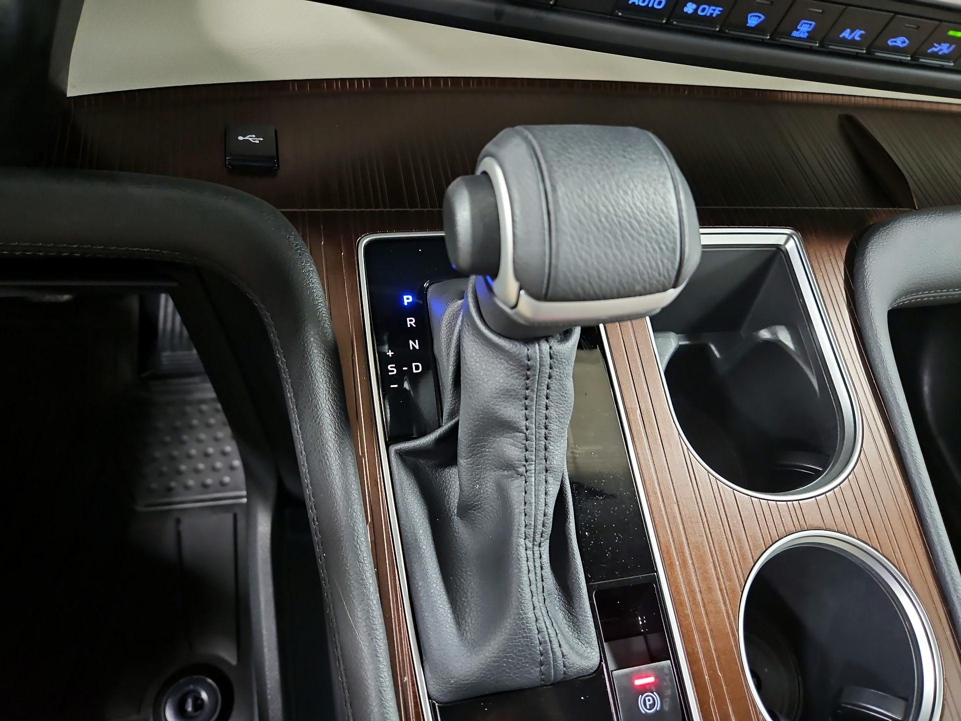 Thumbnail: 2024 Toyota Sienna - 17