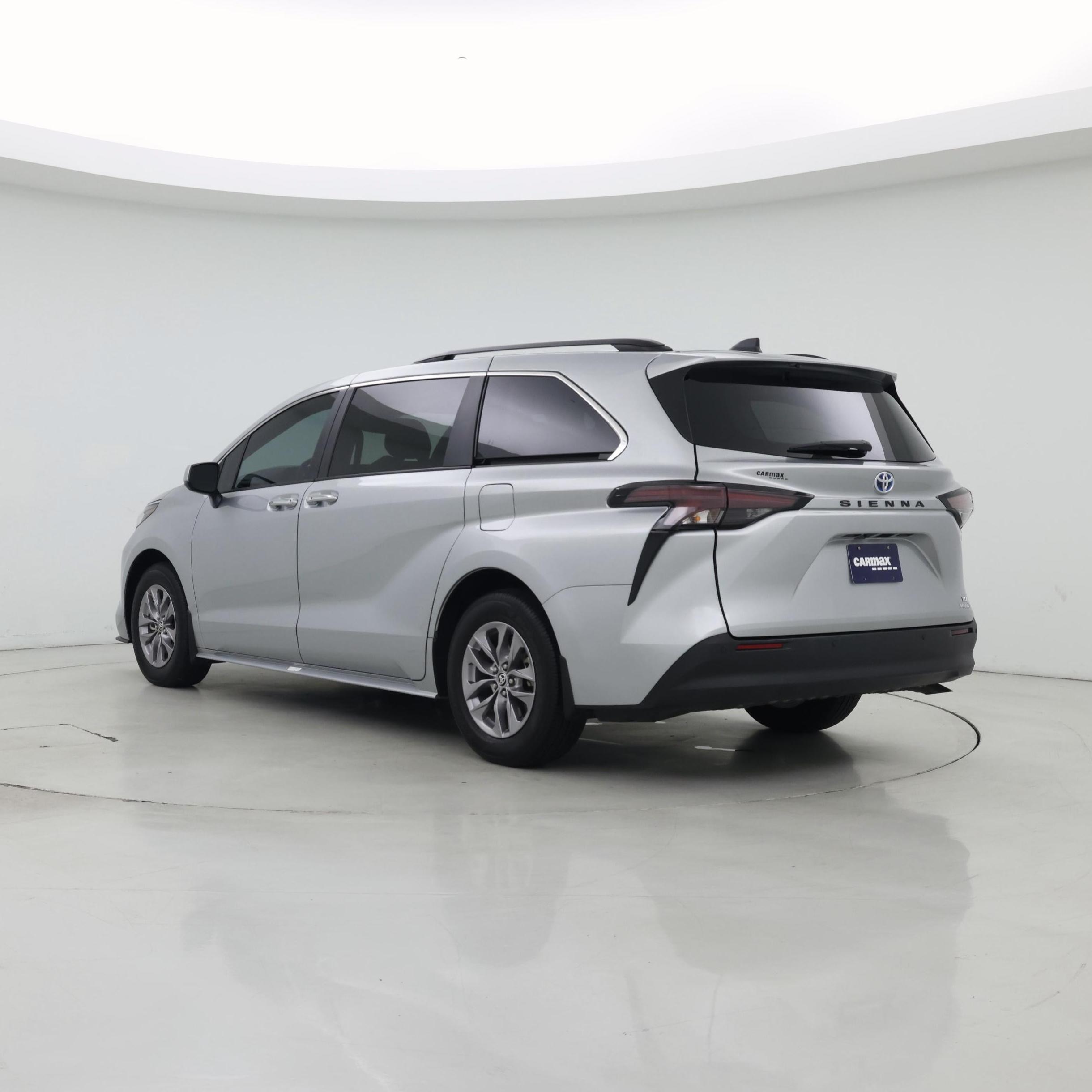 Thumbnail: 2024 Toyota Sienna - 2