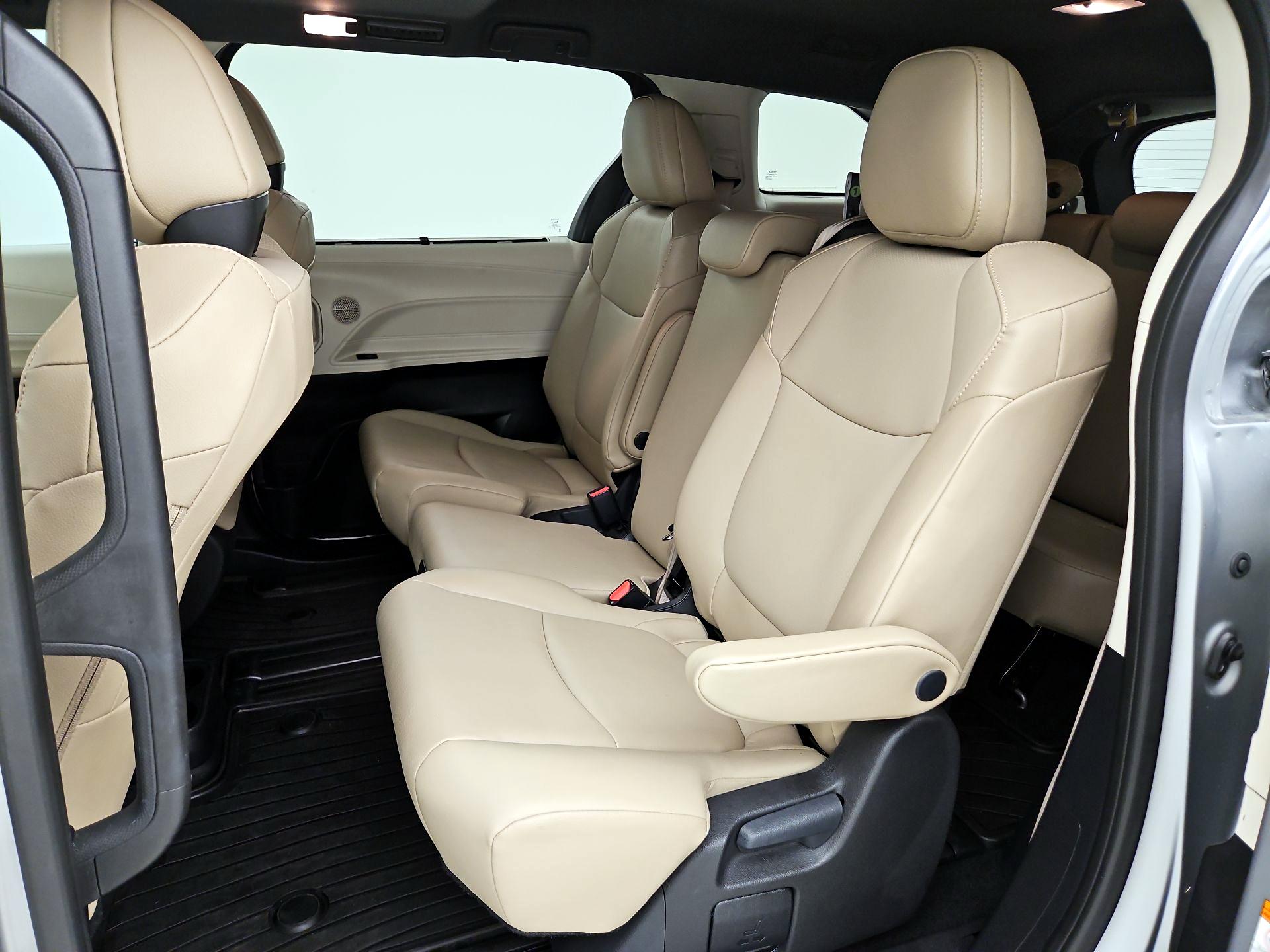 Thumbnail: 2024 Toyota Sienna - 20