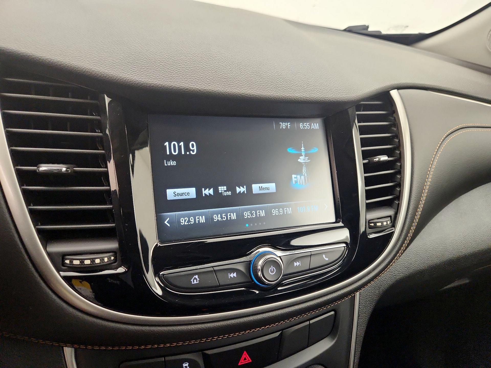Thumbnail: 2017 Chevrolet Trax - 15