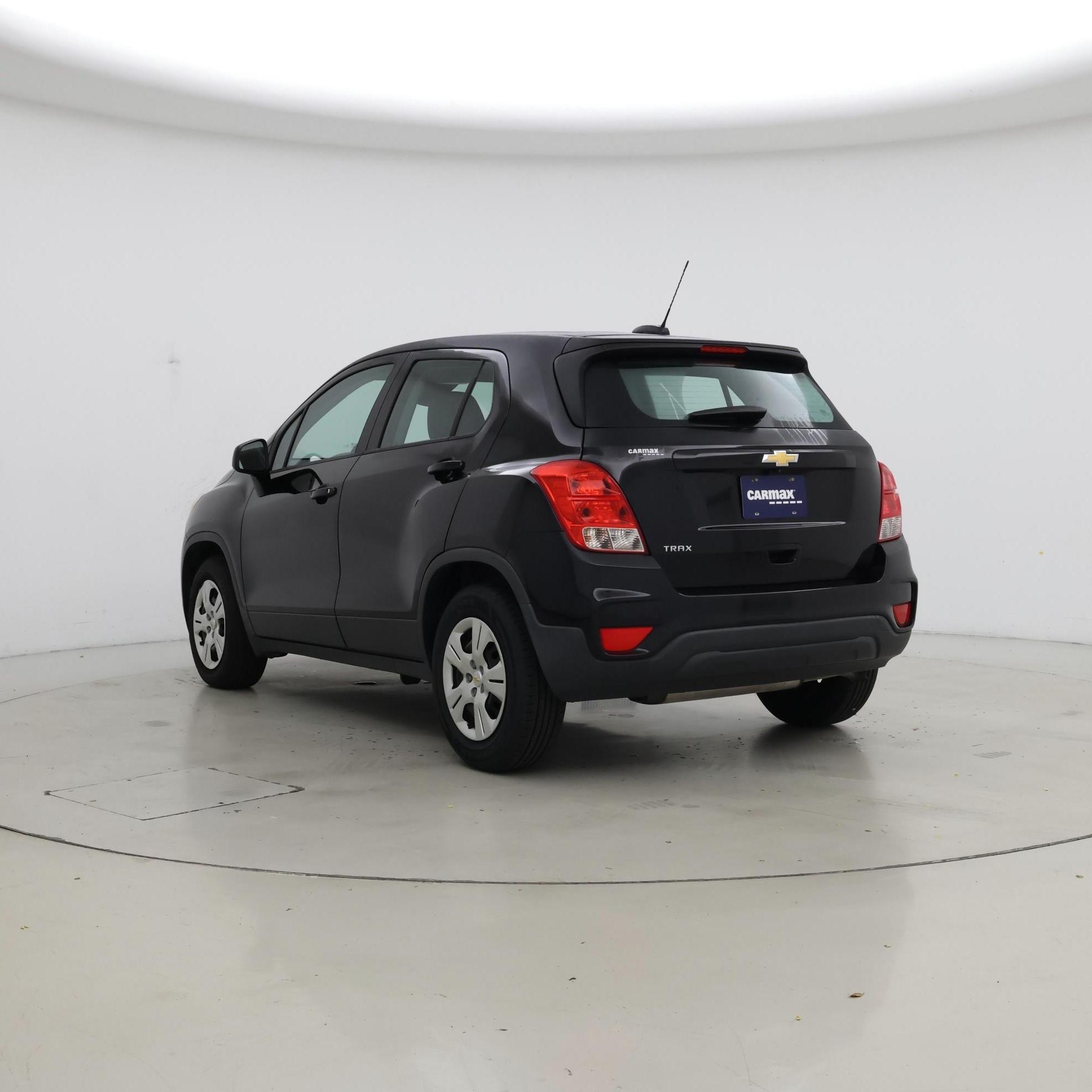 Thumbnail: 2017 Chevrolet Trax - 2