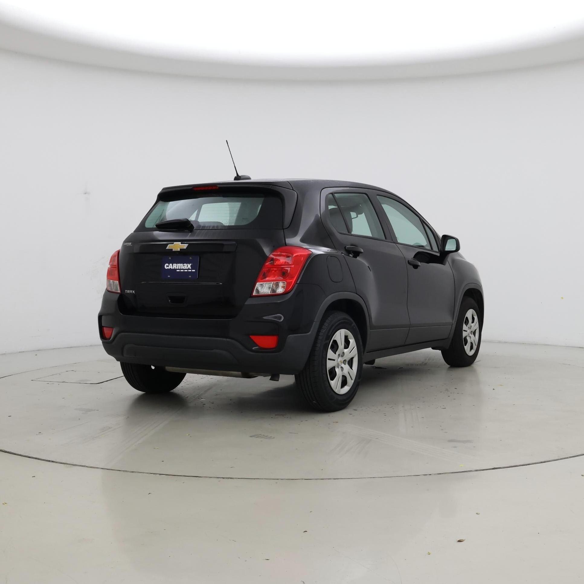Thumbnail: 2017 Chevrolet Trax - 8