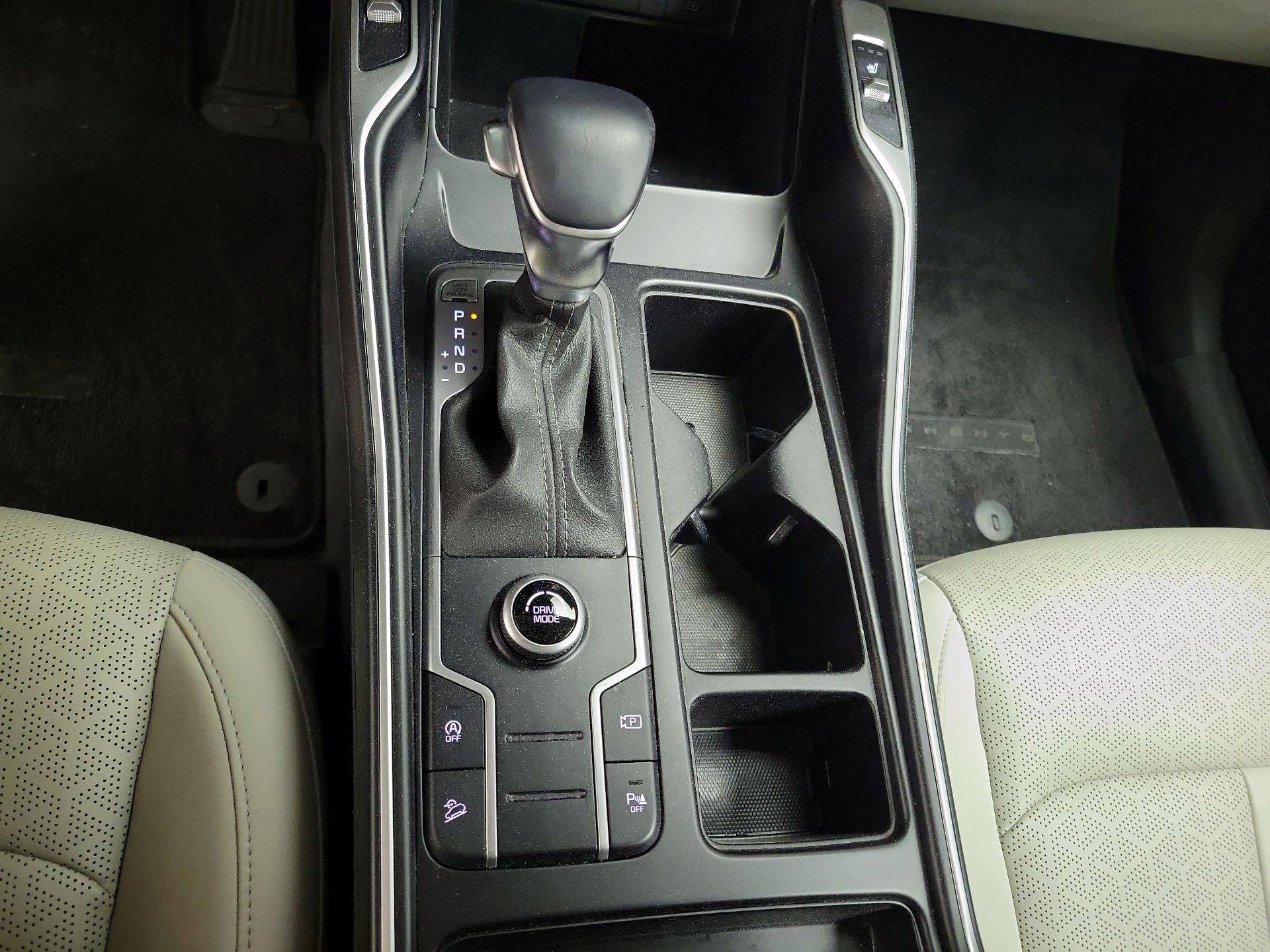 Thumbnail: 2023 Kia Sorento - 18