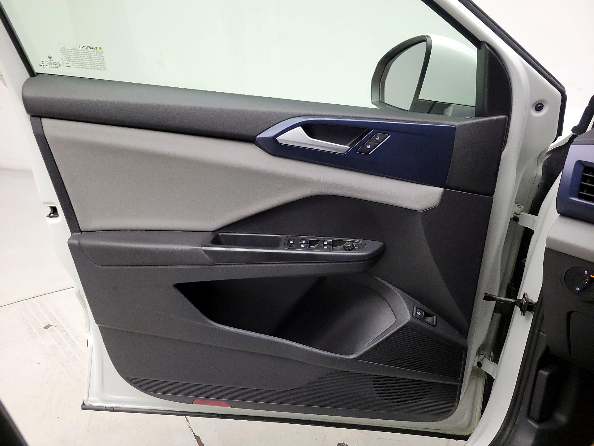Thumbnail: 2022 Volkswagen Taos - 12