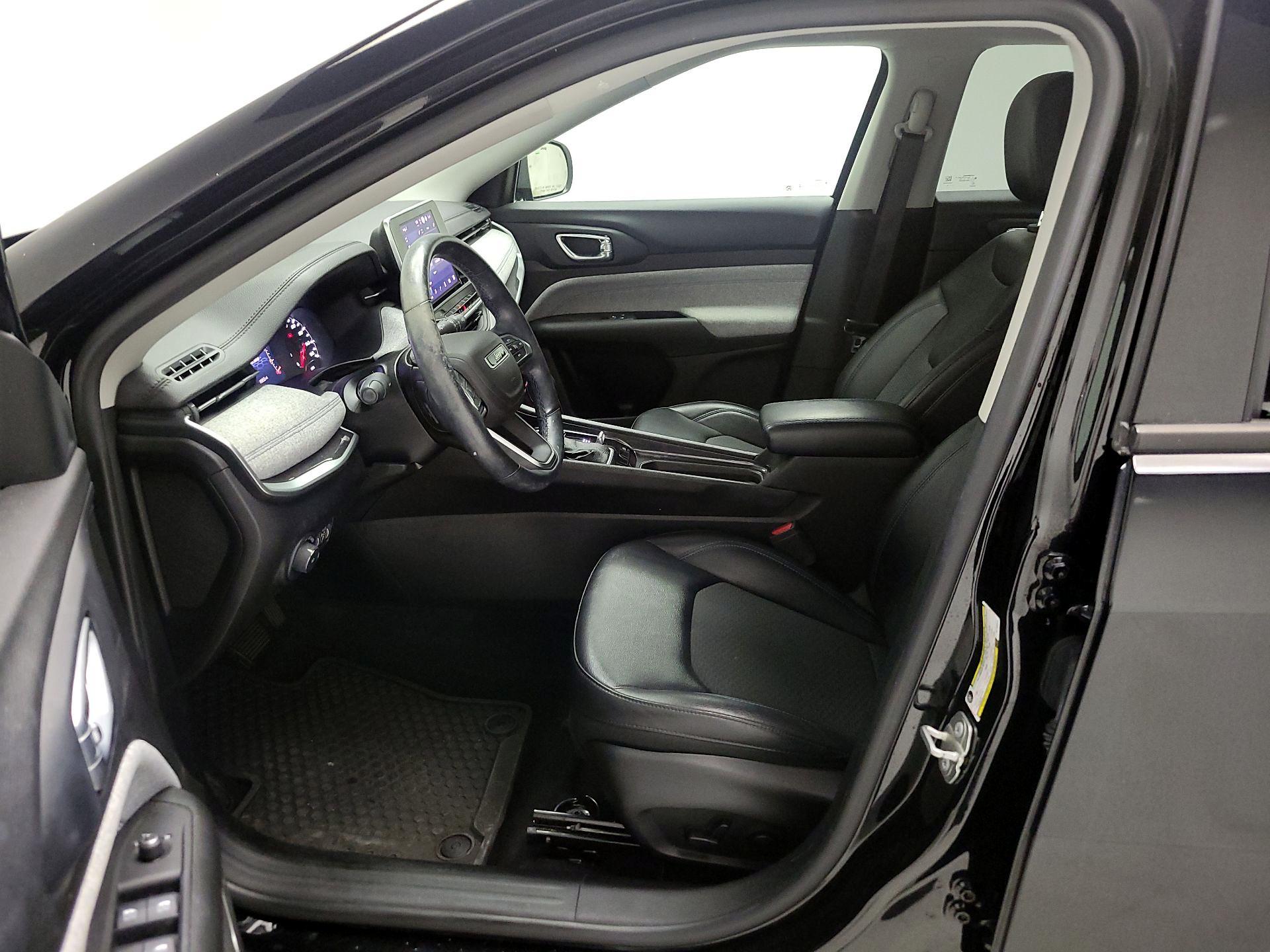 Thumbnail: 2022 Jeep Compass - 11