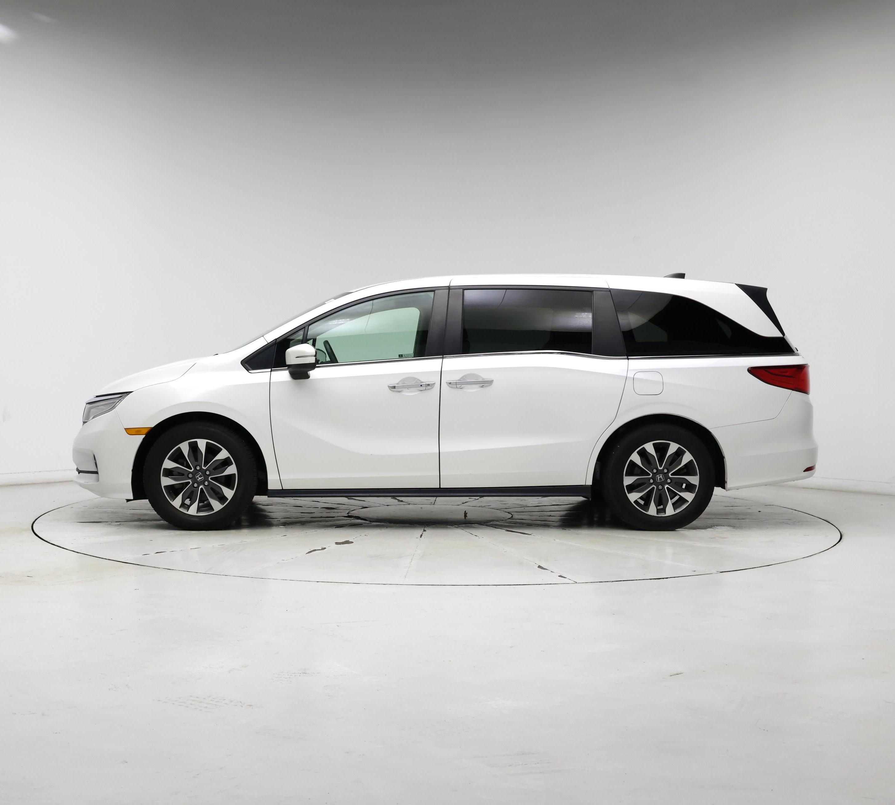 Thumbnail: 2022 Honda Odyssey - 3