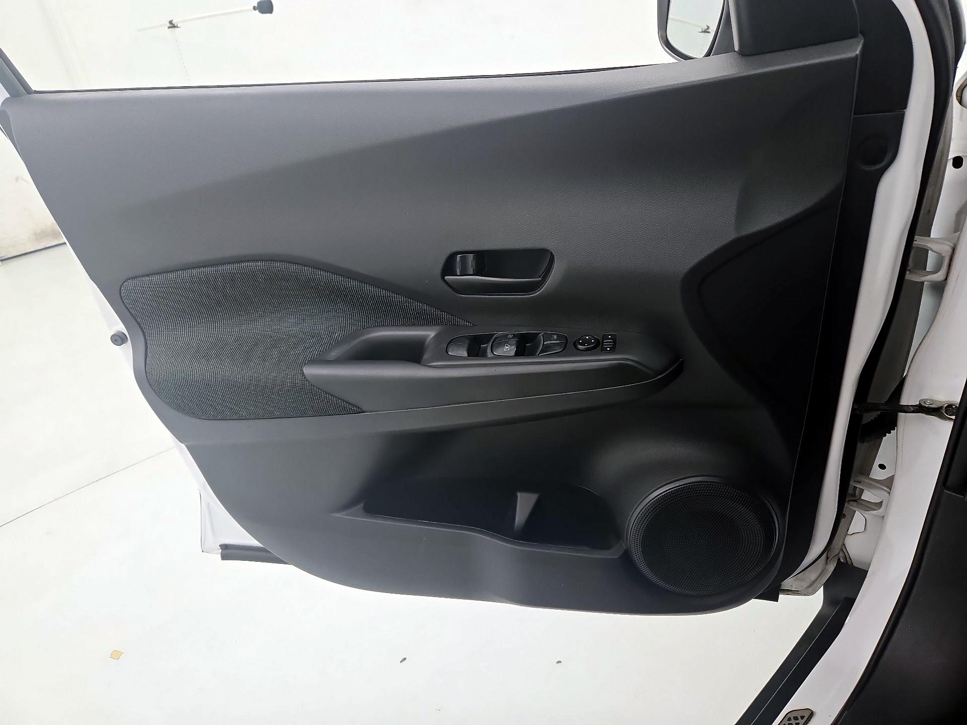 Thumbnail: 2019 Nissan Kicks - 12