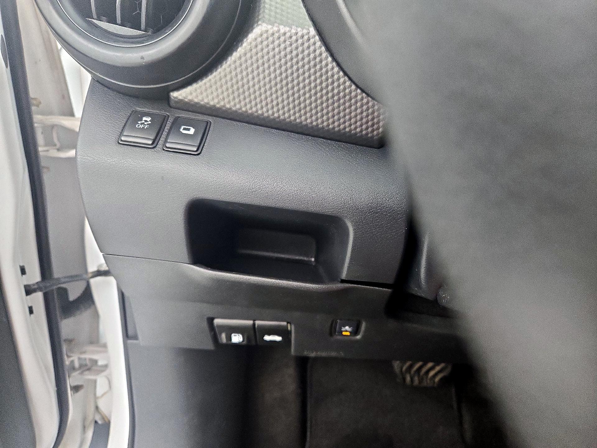 Thumbnail: 2019 Nissan Kicks - 13