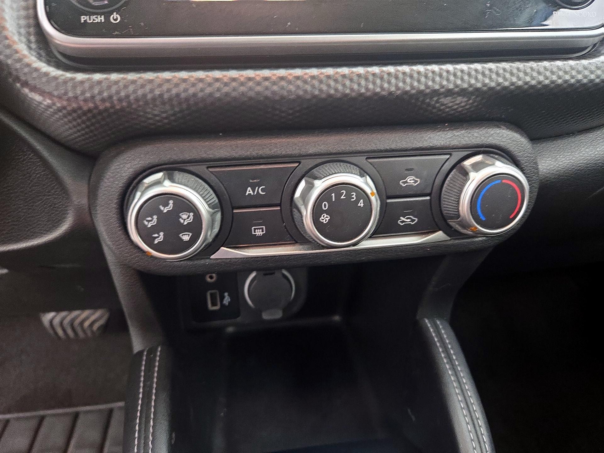 Thumbnail: 2019 Nissan Kicks - 16