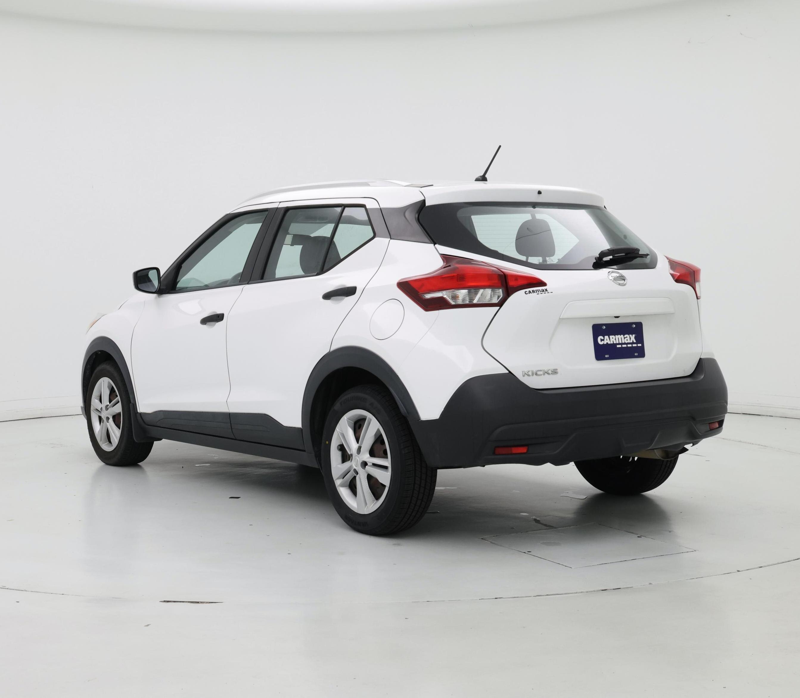 Thumbnail: 2019 Nissan Kicks - 2