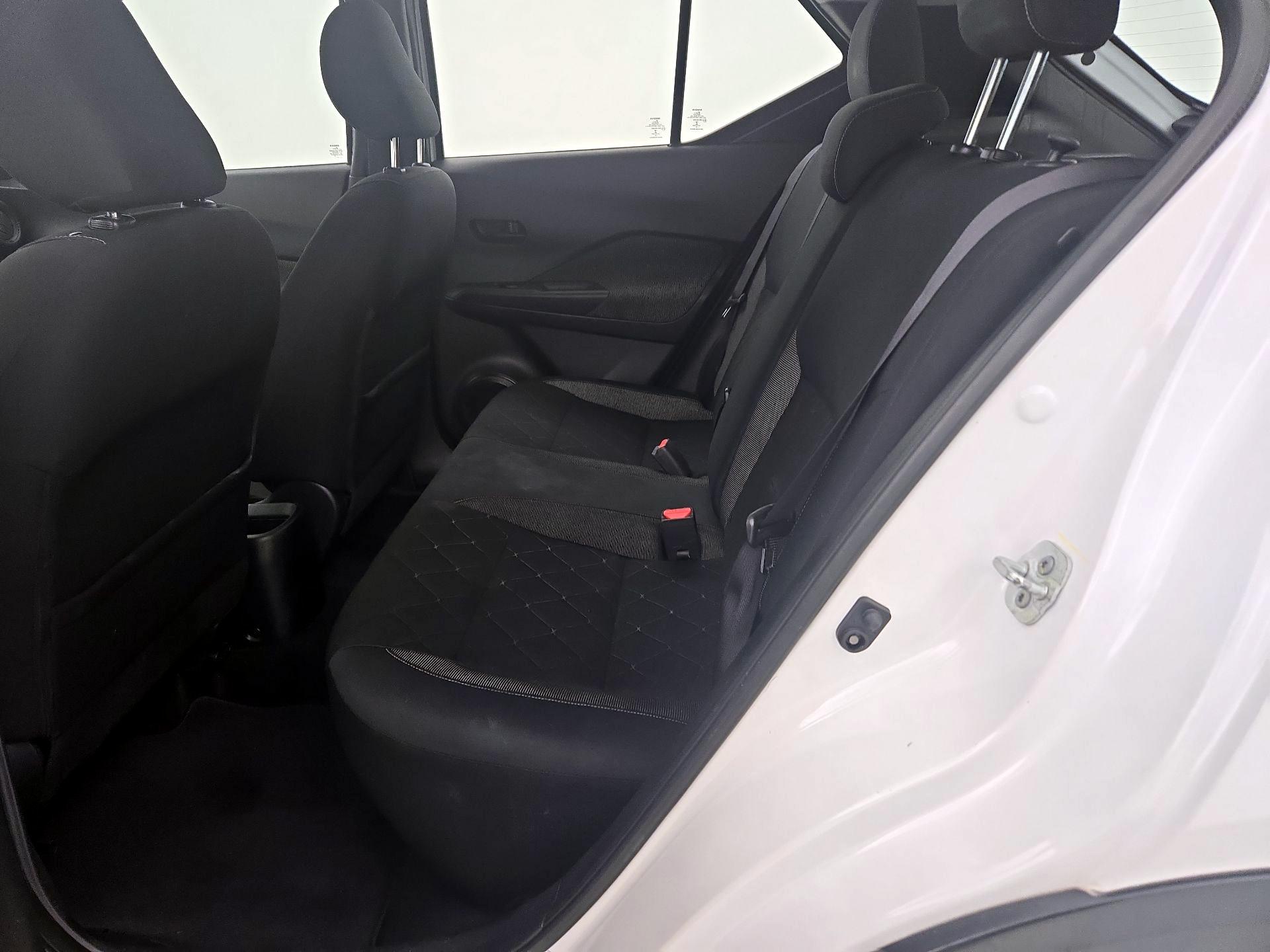 Thumbnail: 2019 Nissan Kicks - 19