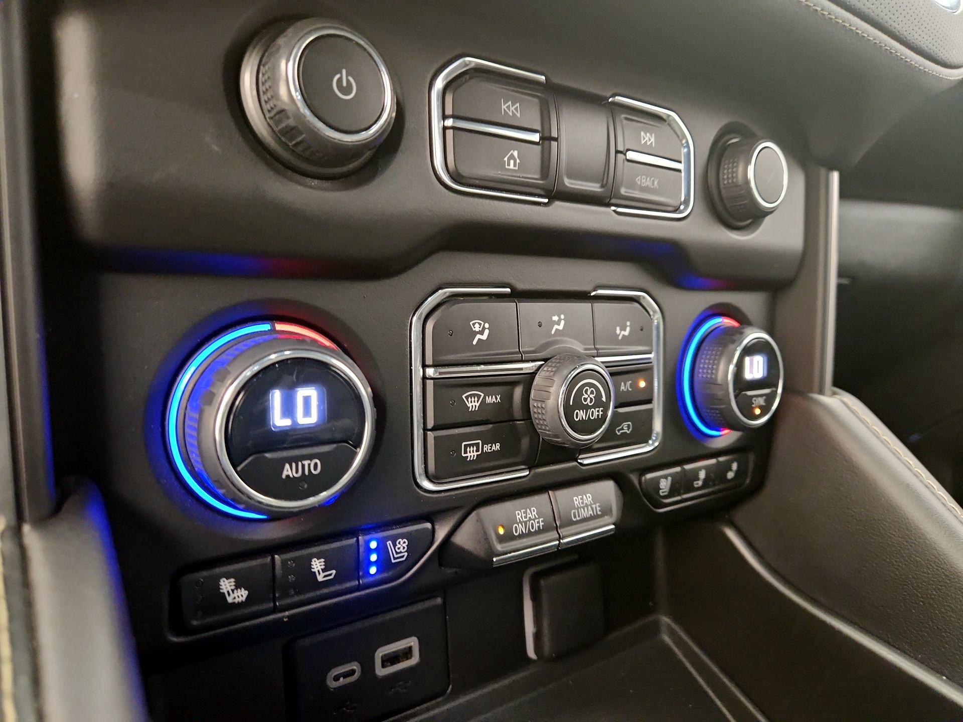 Thumbnail: 2023 Chevrolet Tahoe - 17