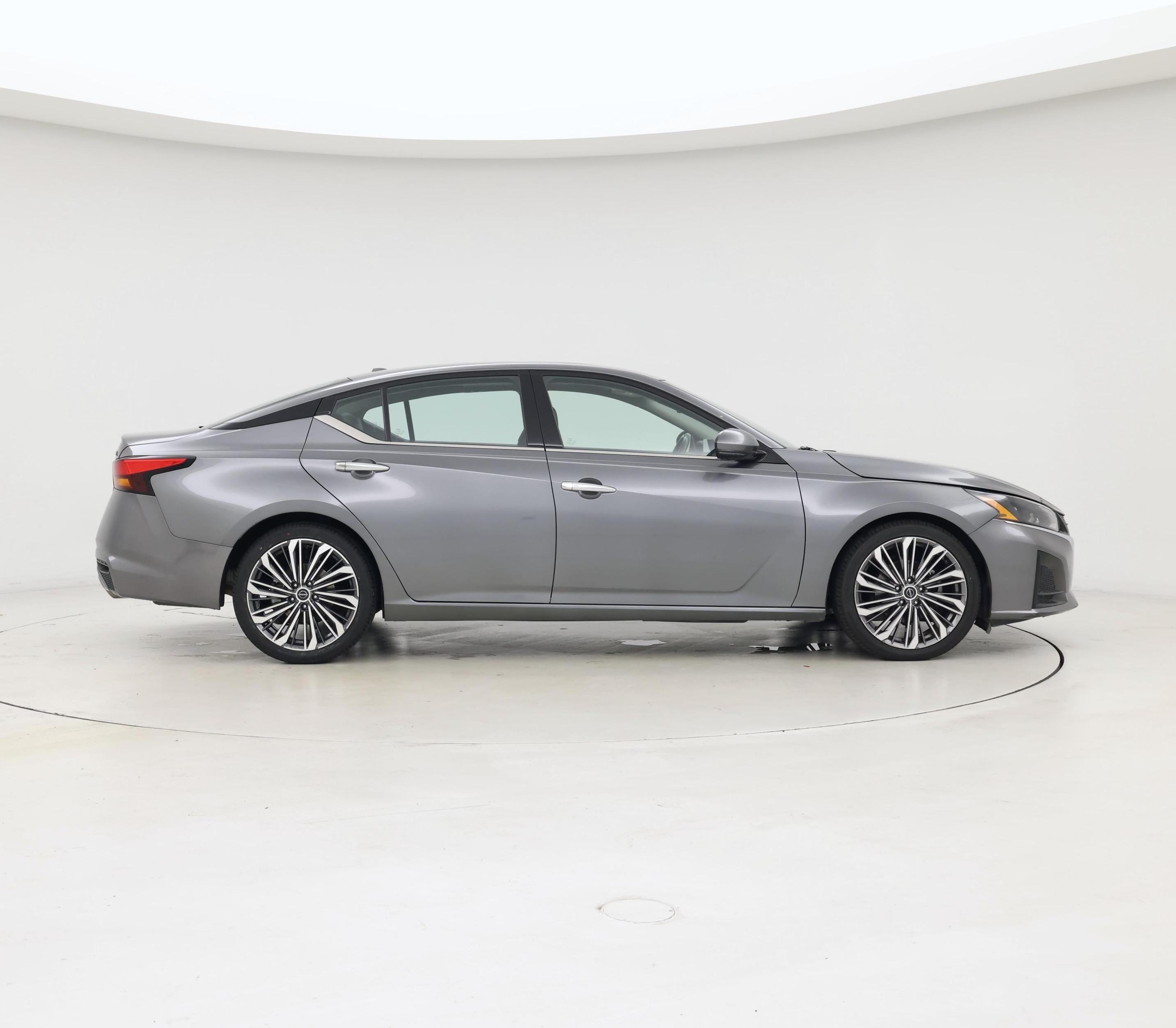Thumbnail: 2023 Nissan Altima - 7