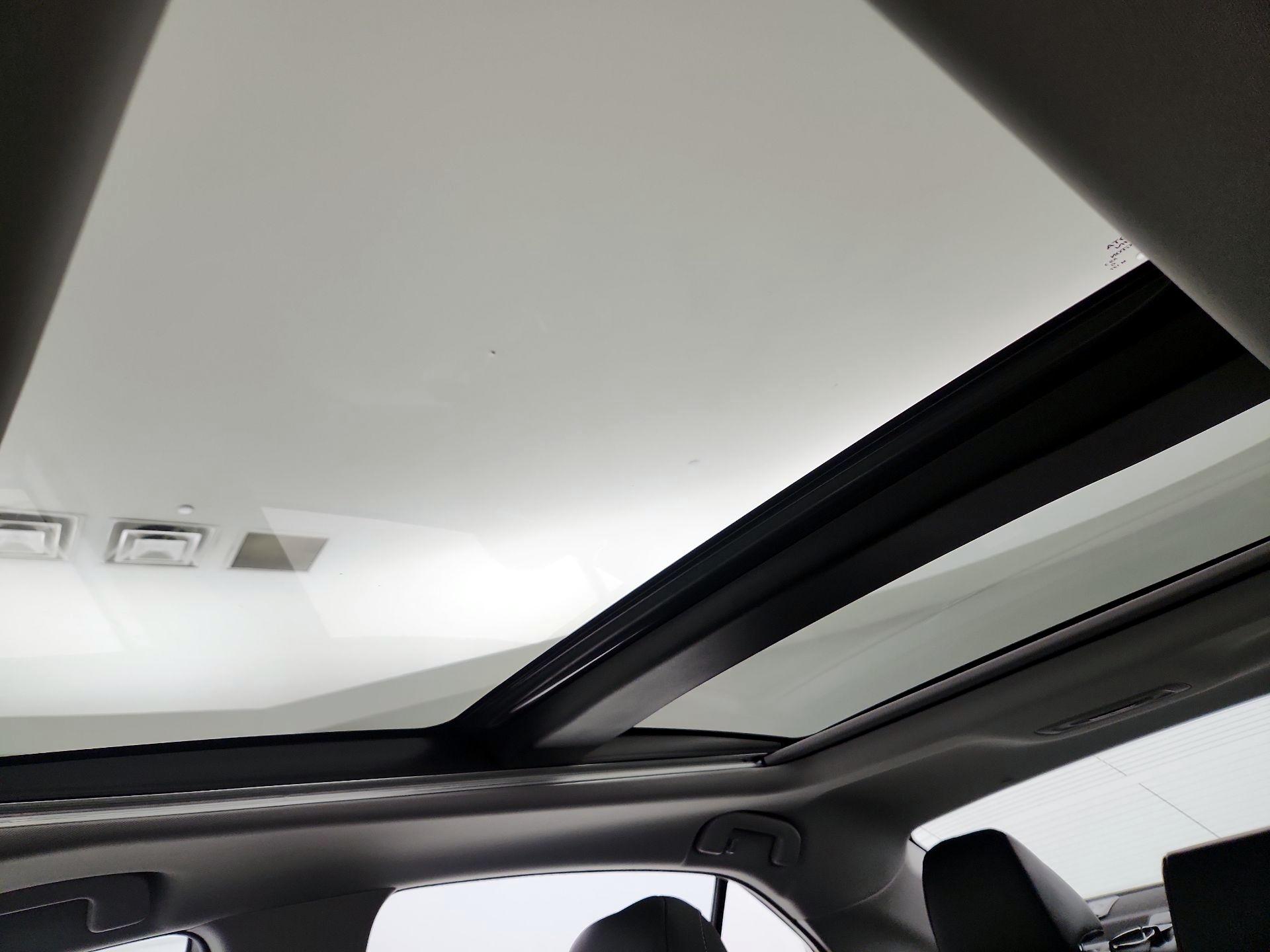 Thumbnail: 2020 Toyota Camry - 19