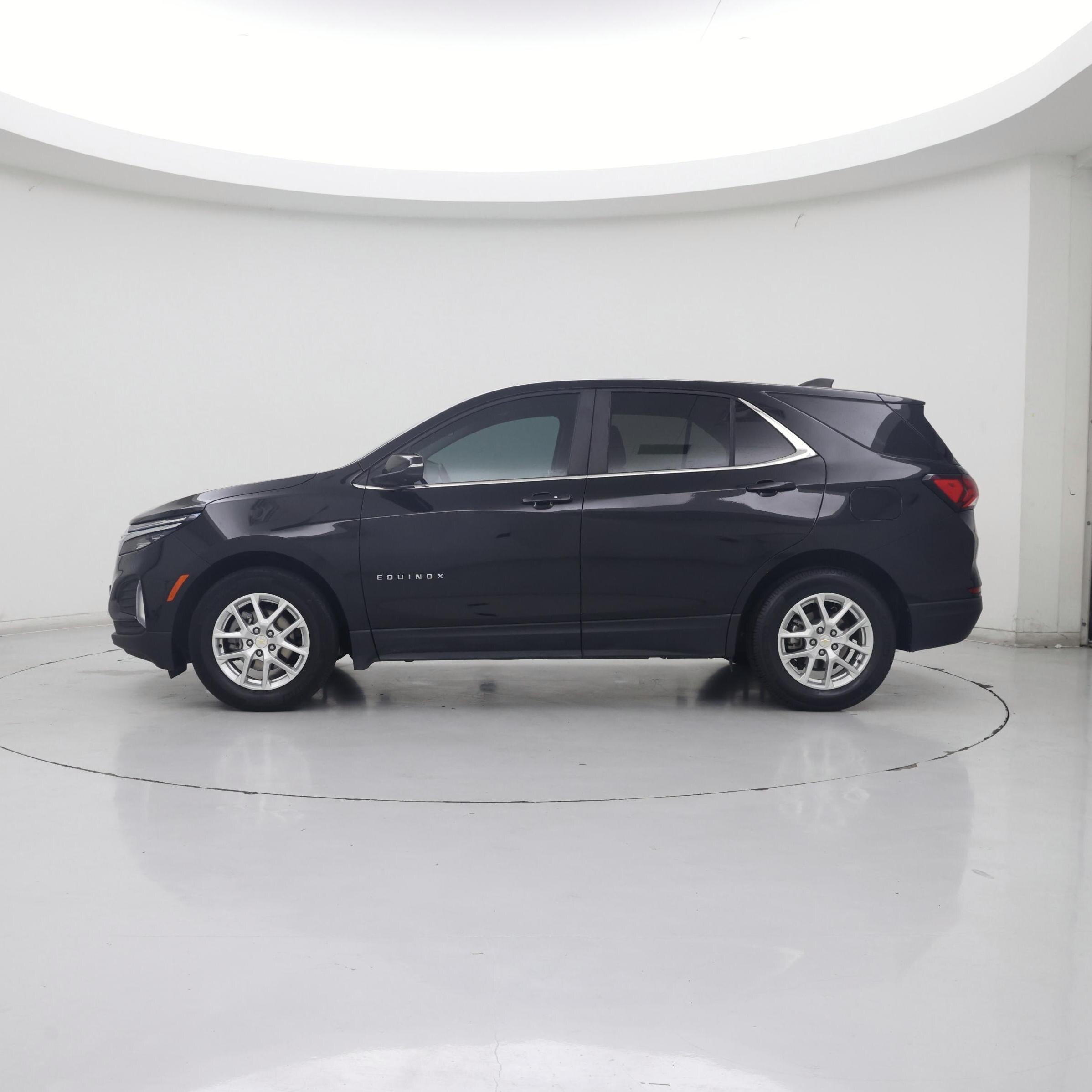 Thumbnail: 2022 Chevrolet Equinox - 3