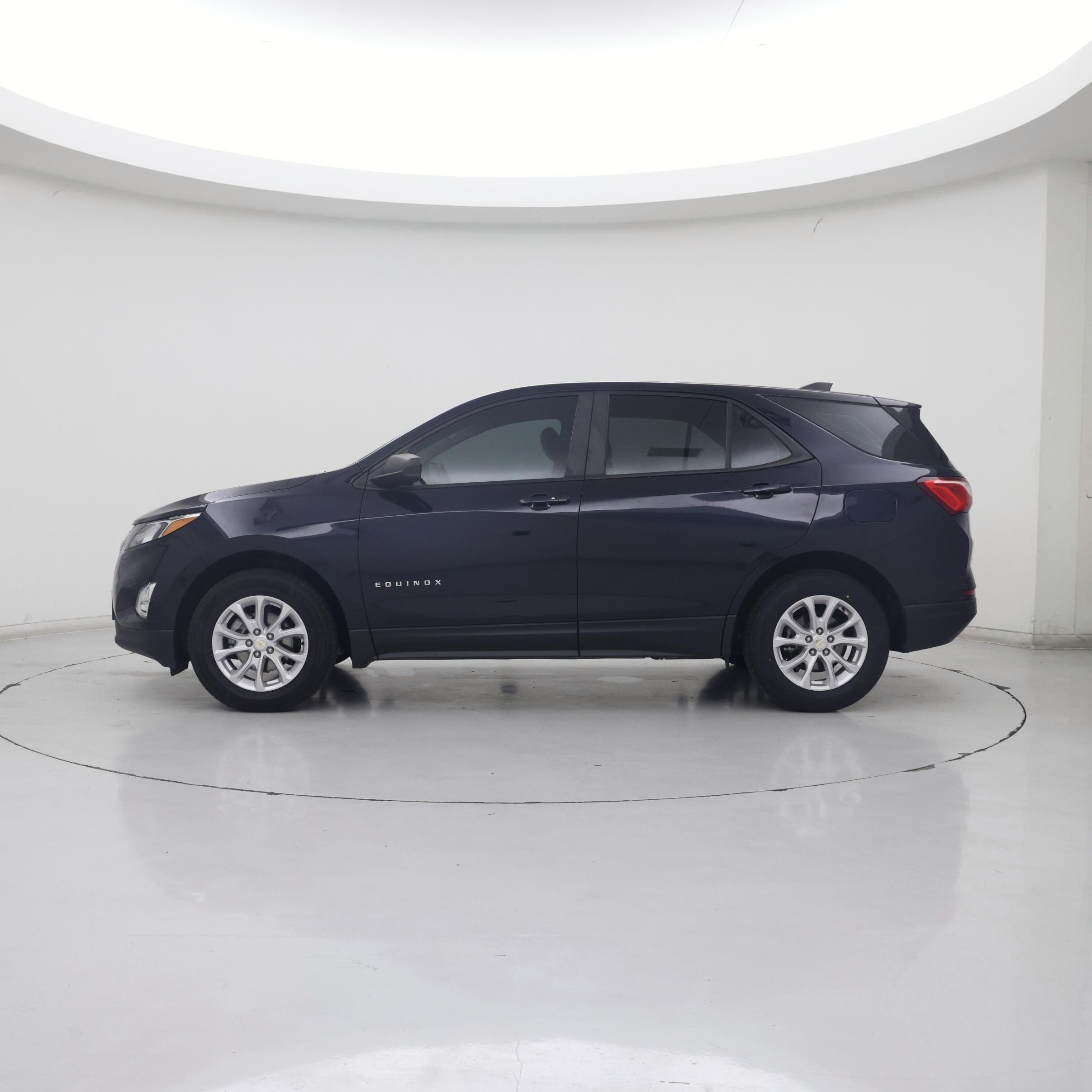 Thumbnail: 2021 Chevrolet Equinox - 3