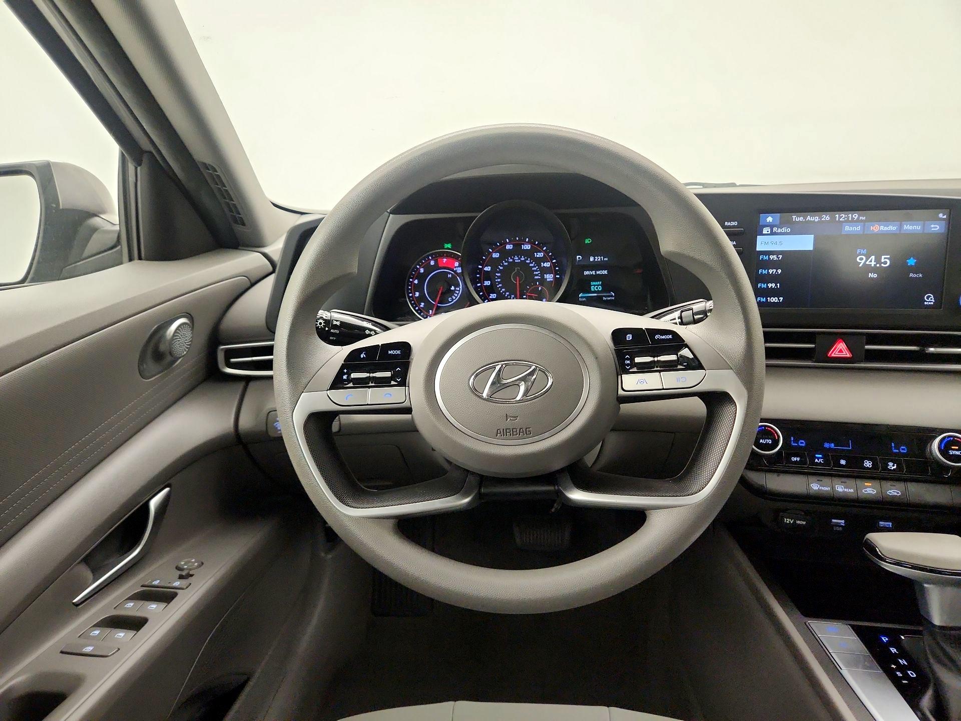 Thumbnail: 2022 Hyundai Elantra - 10