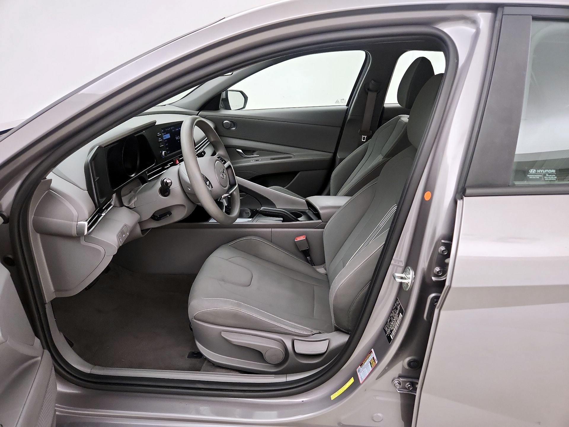 Thumbnail: 2022 Hyundai Elantra - 11