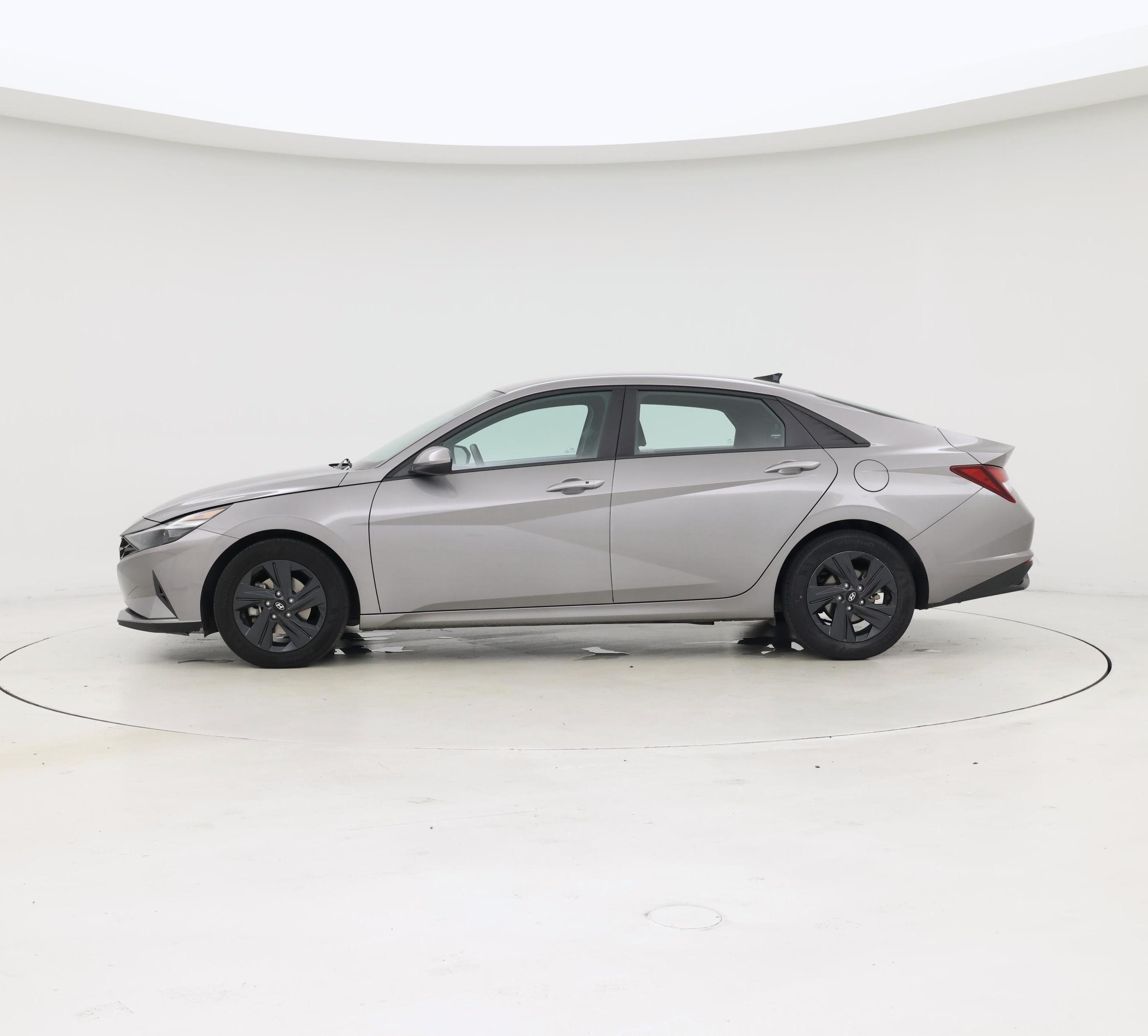 Thumbnail: 2022 Hyundai Elantra - 3