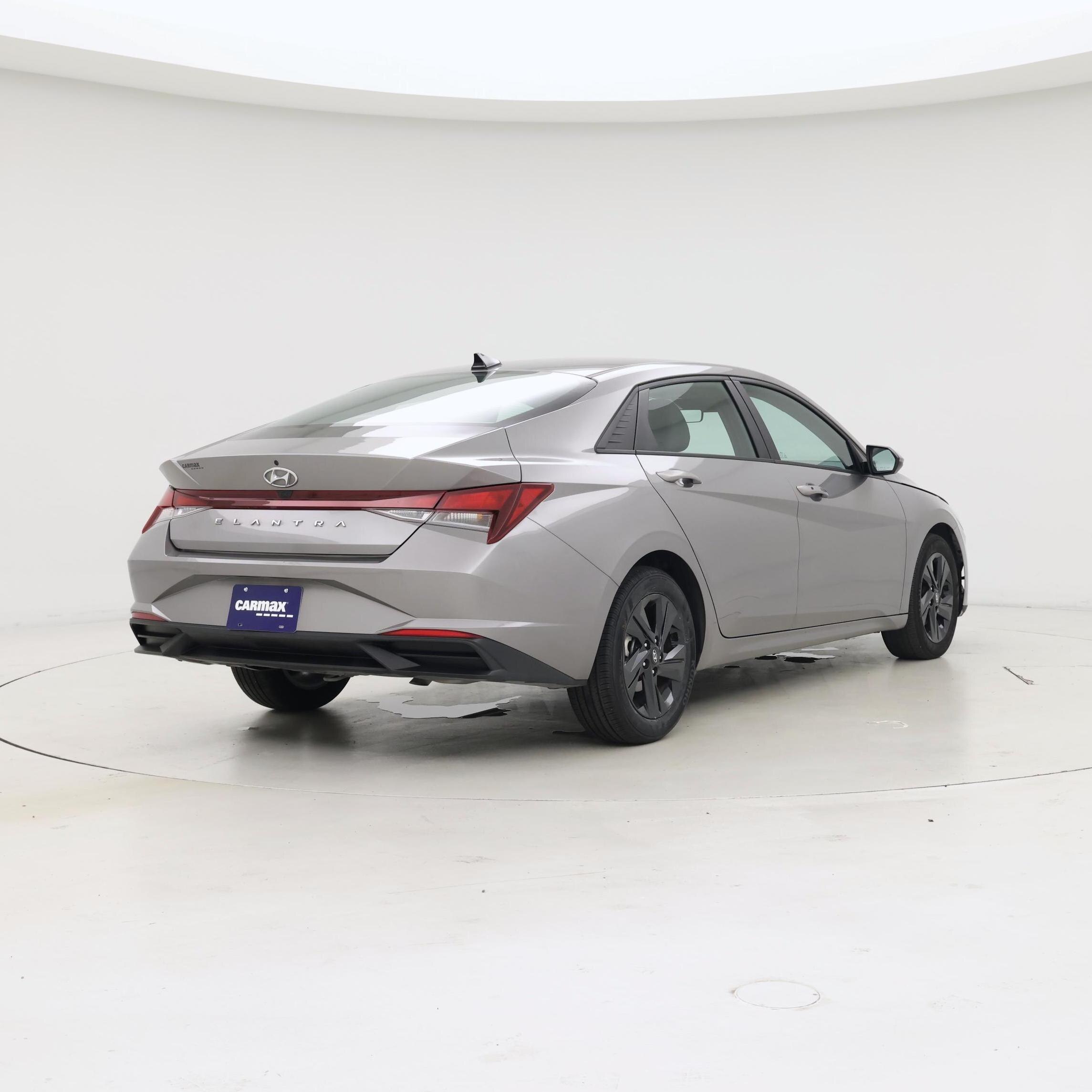 Thumbnail: 2022 Hyundai Elantra - 8