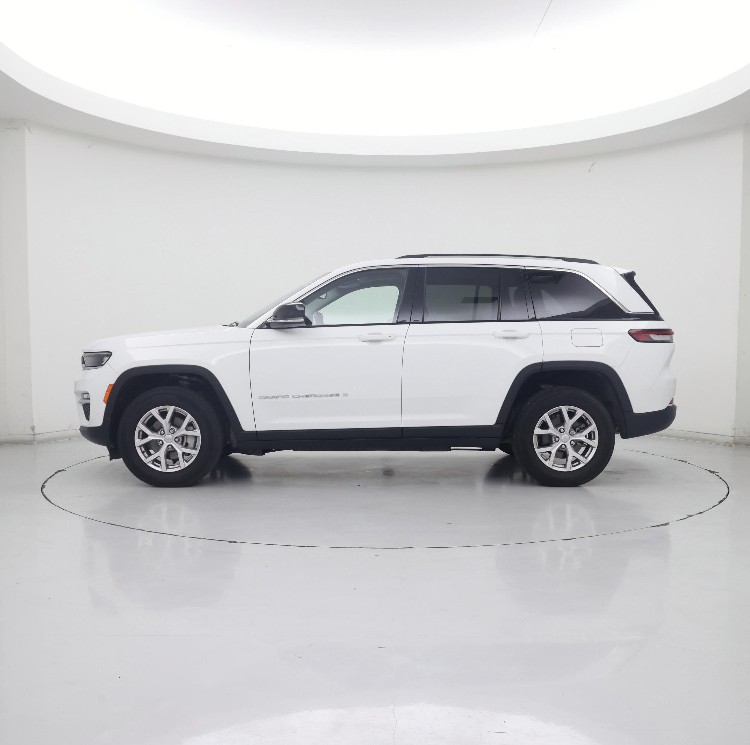 Thumbnail: 2022 Jeep Grand Cherokee - 3