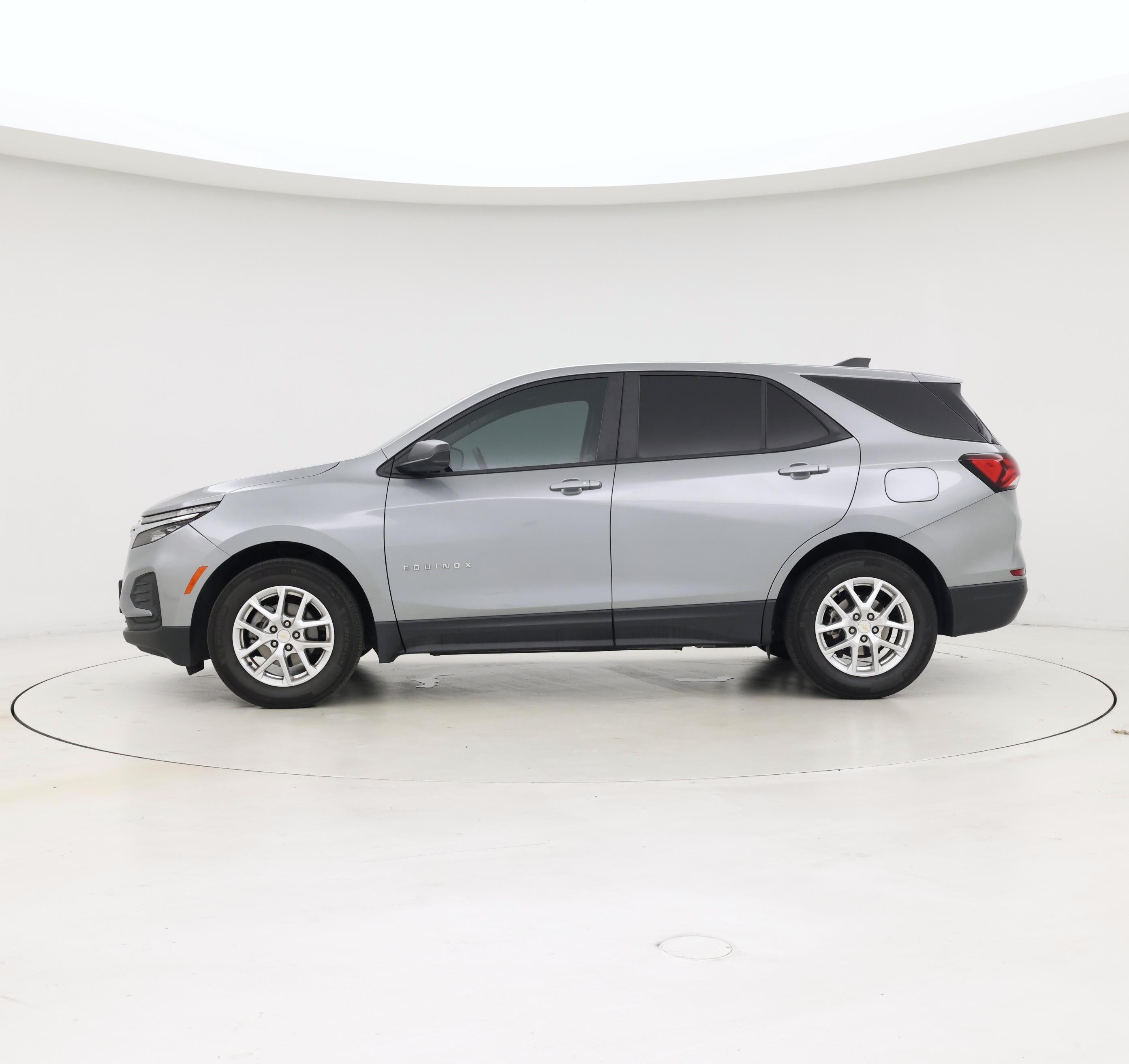 Thumbnail: 2023 Chevrolet Equinox - 3