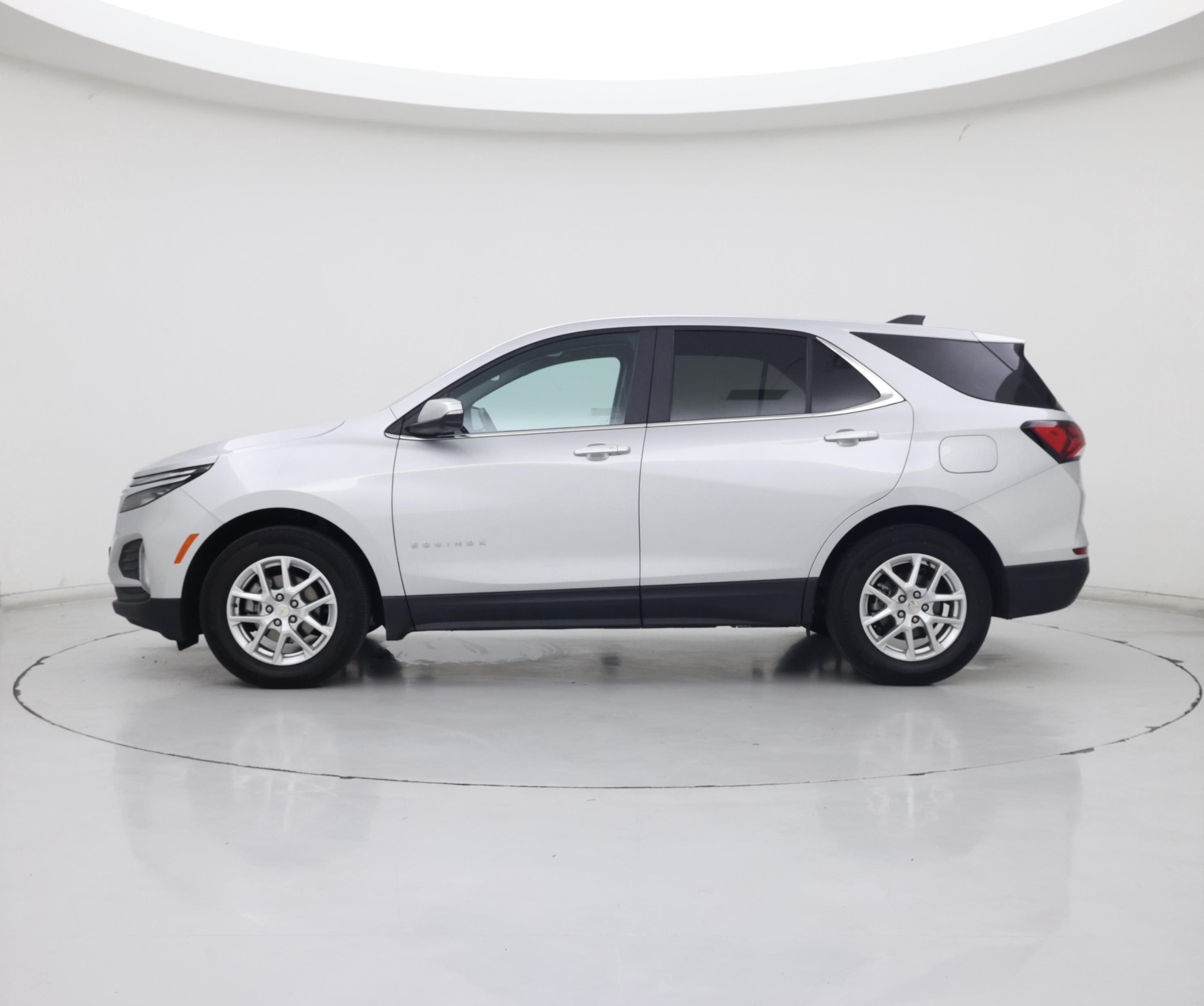 Thumbnail: 2022 Chevrolet Equinox - 3